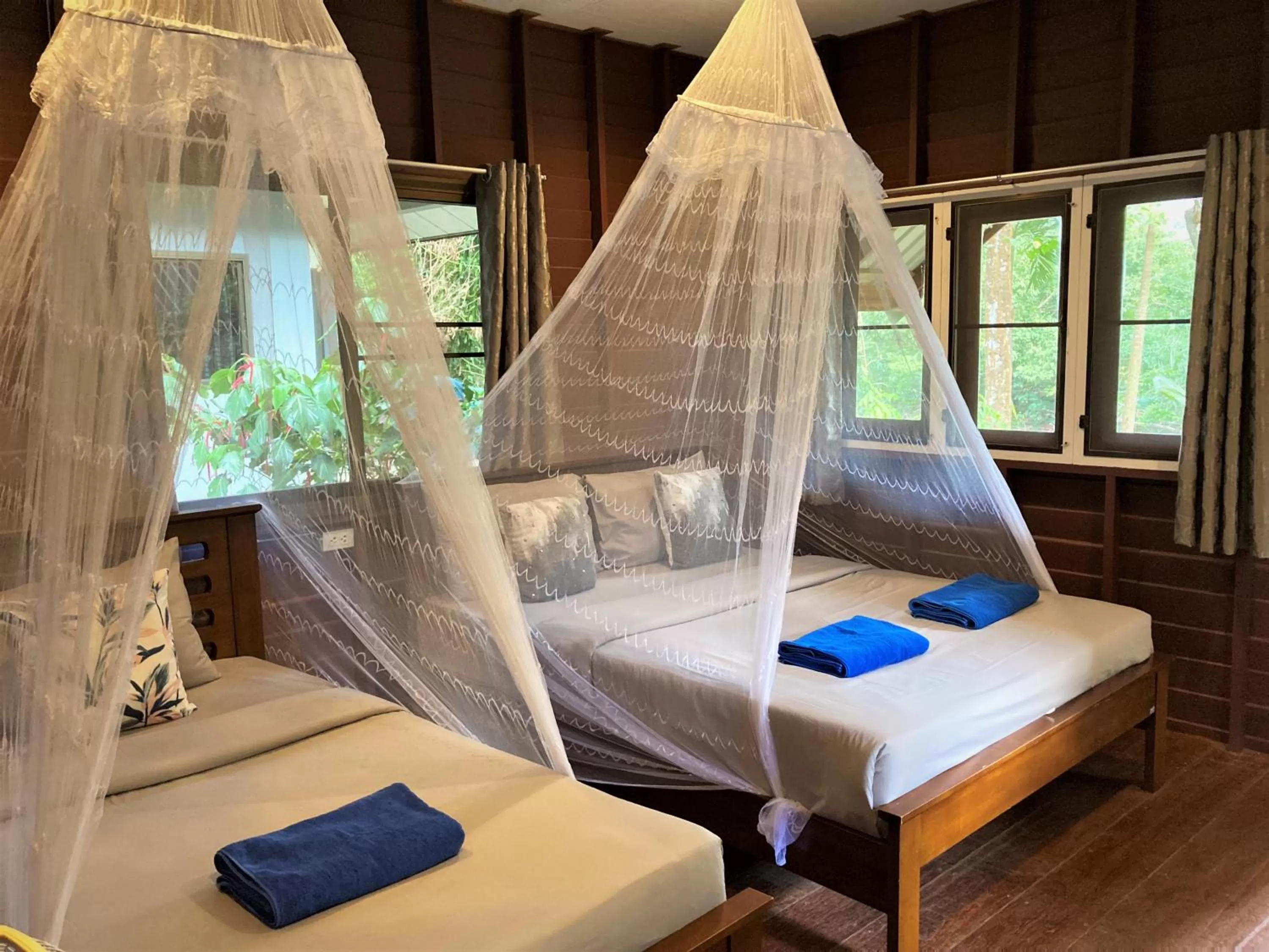 Bed in Khao Sok Morning Mist Resort