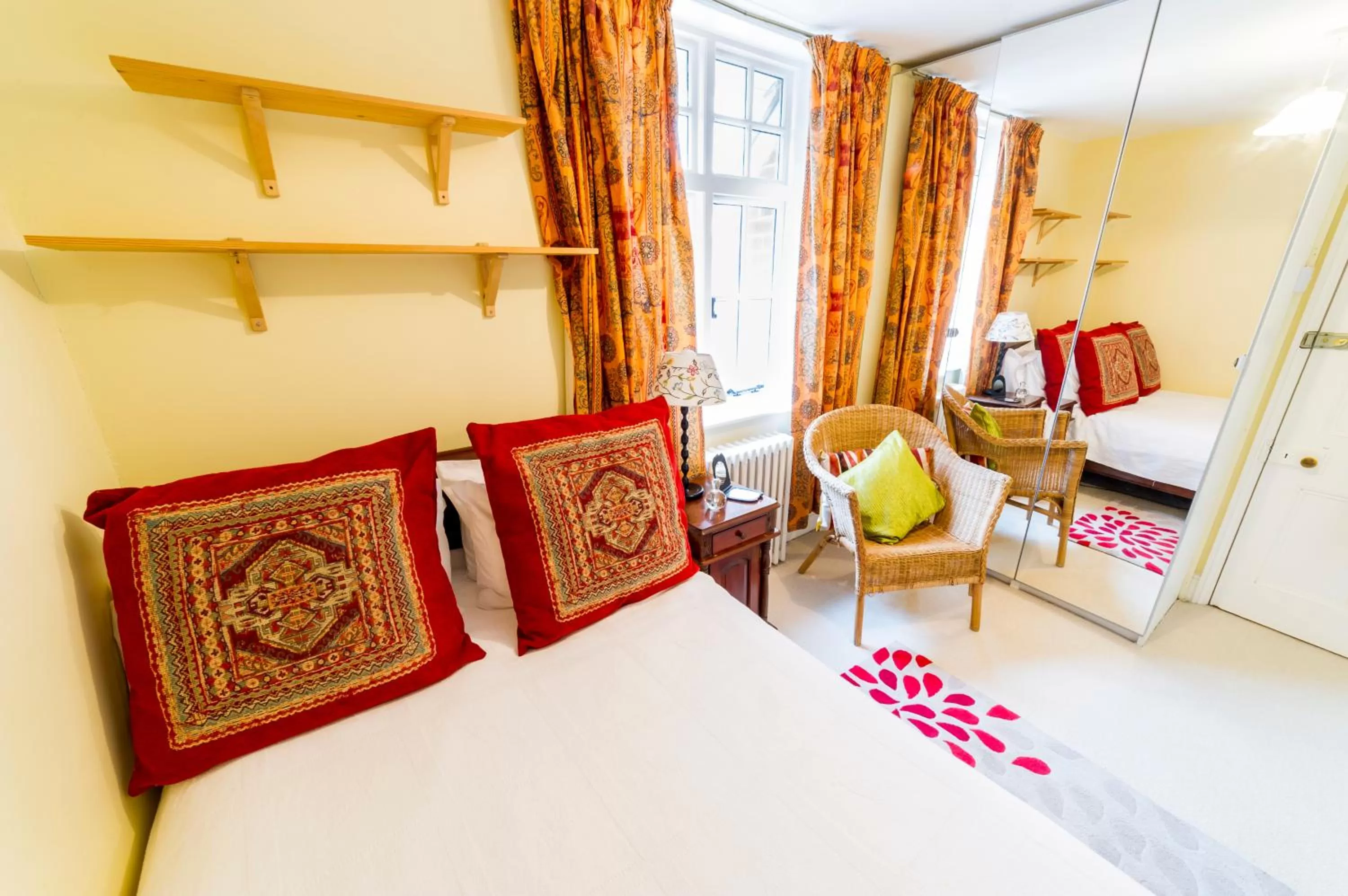 Bed in Molland Manor House Bed & Breakfast