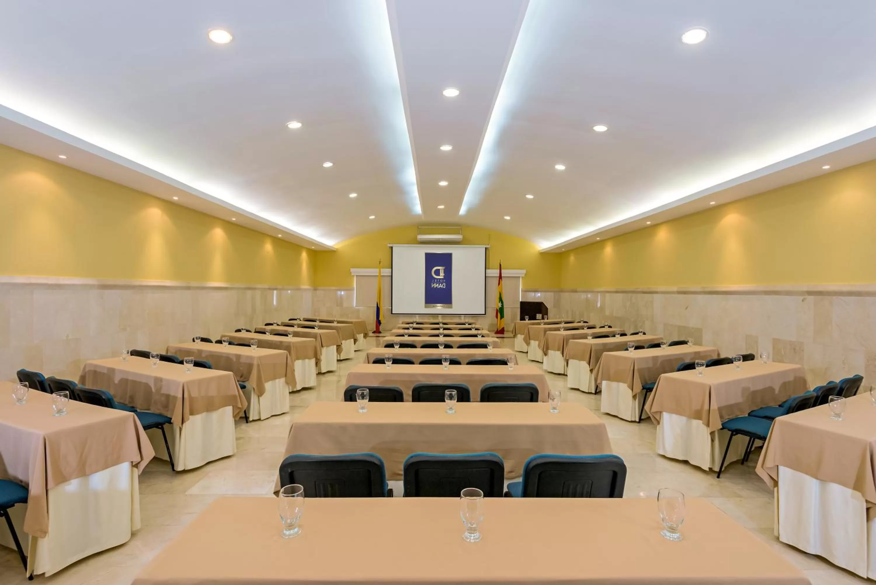 Business facilities in Hotel Dann Cartagena