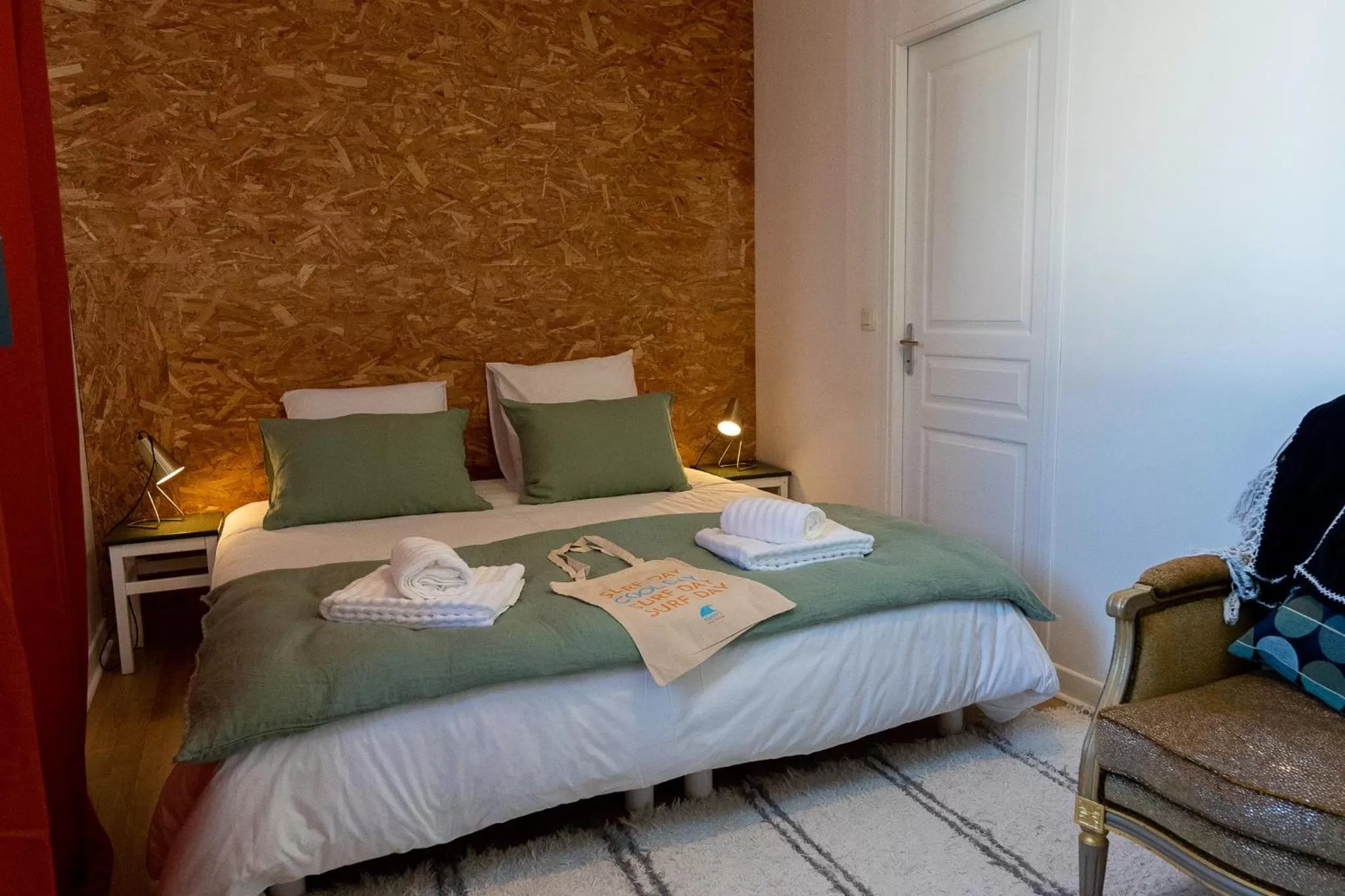 Photo of the whole room, Bed in Biarritz Surf Lodge Chambre d'hôtes