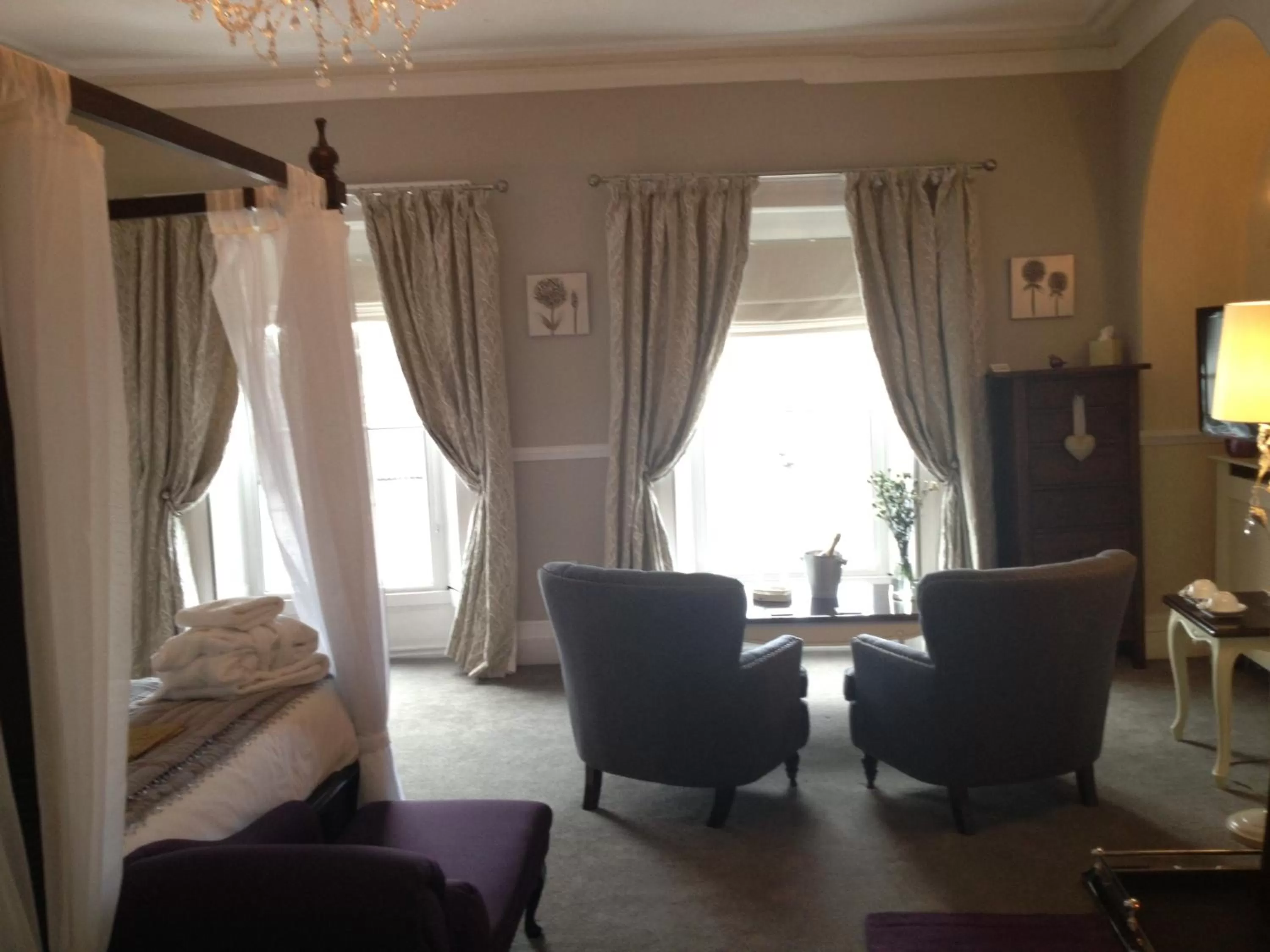 Day, Bed in The Castle House