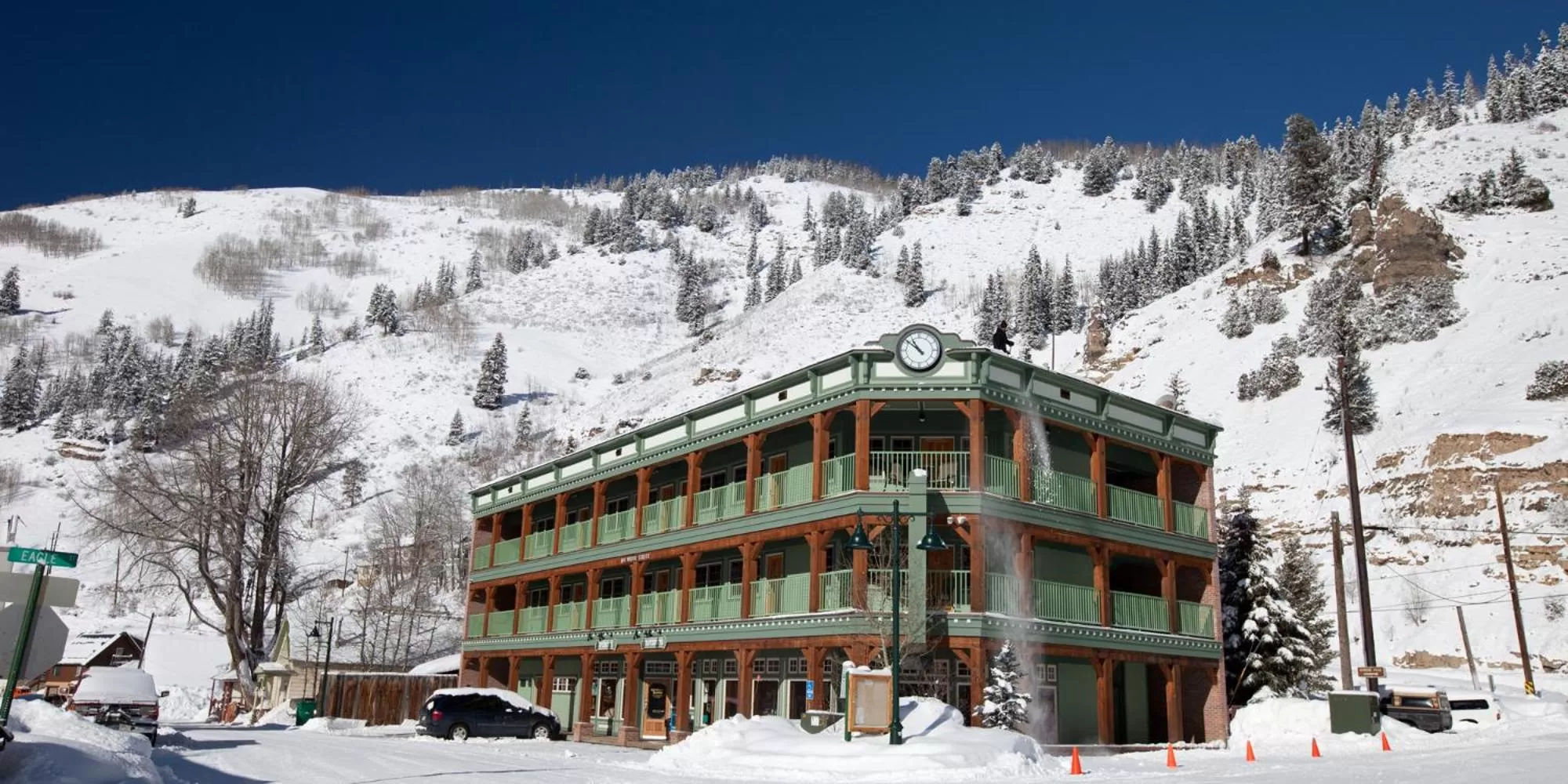Property building in The Green Bridge Inn