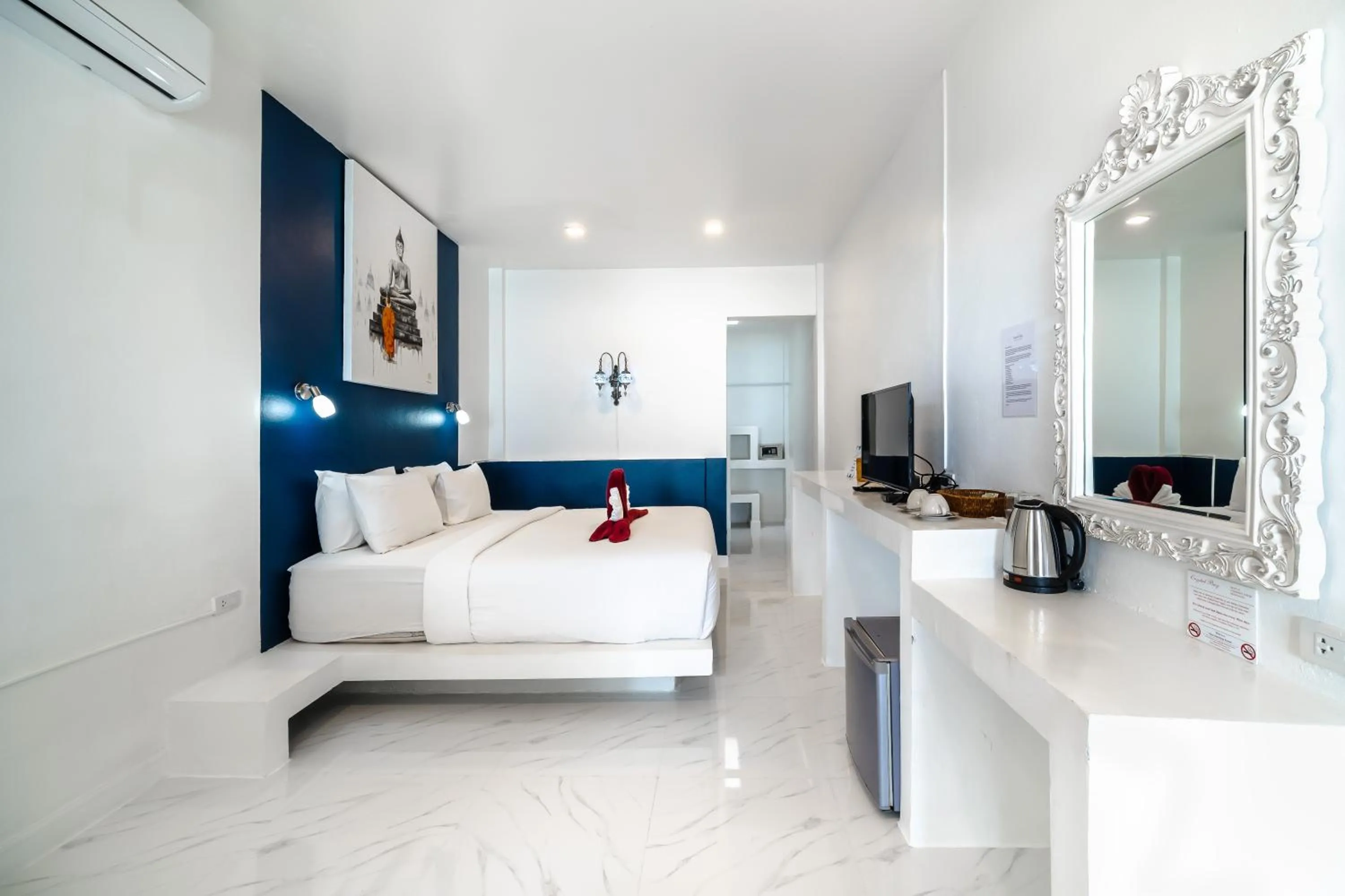 Photo of the whole room, Bed in Crystal Bay Beach Resort