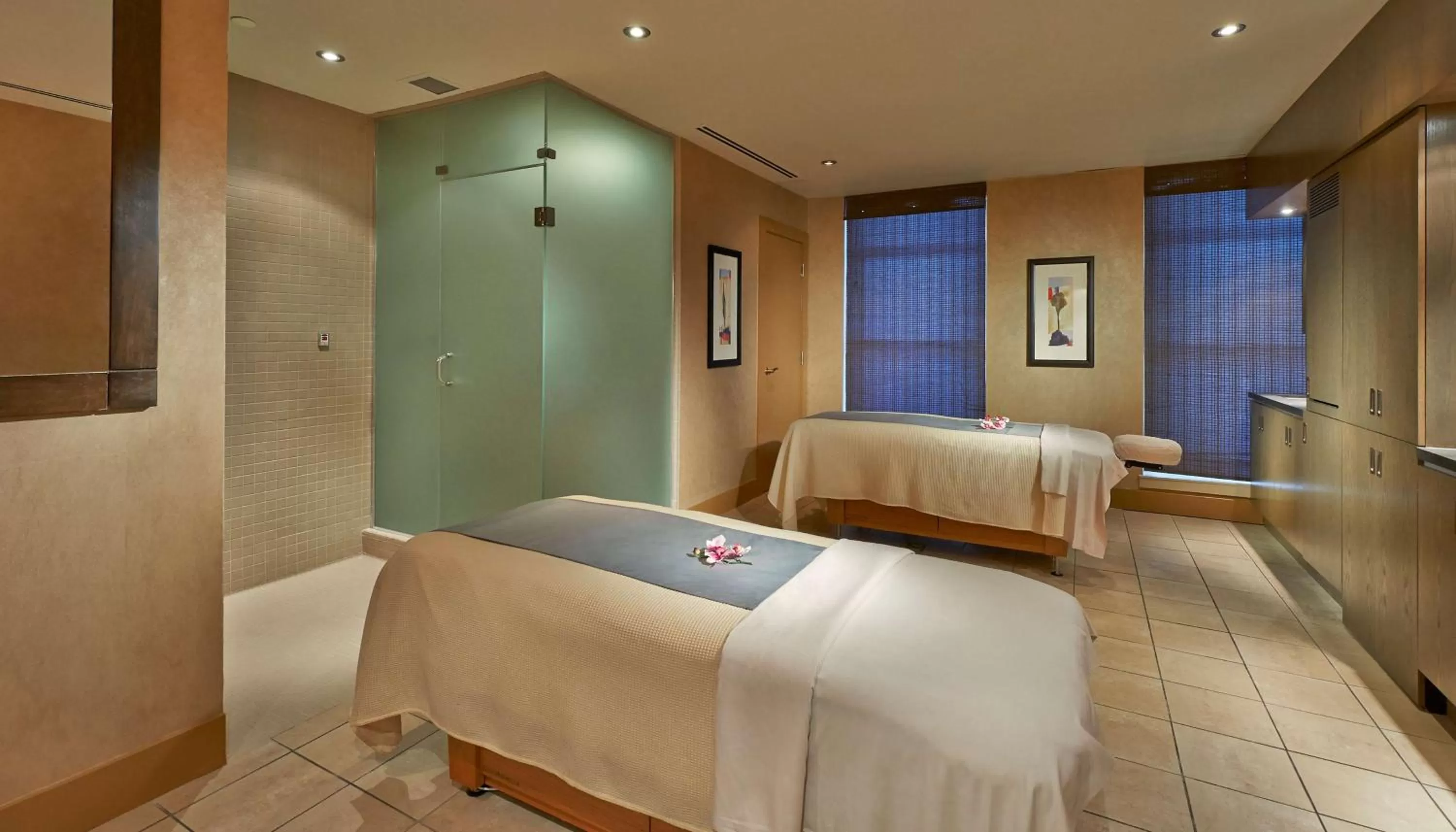 Spa and wellness centre/facilities, Bed in Hyatt Regency Calgary