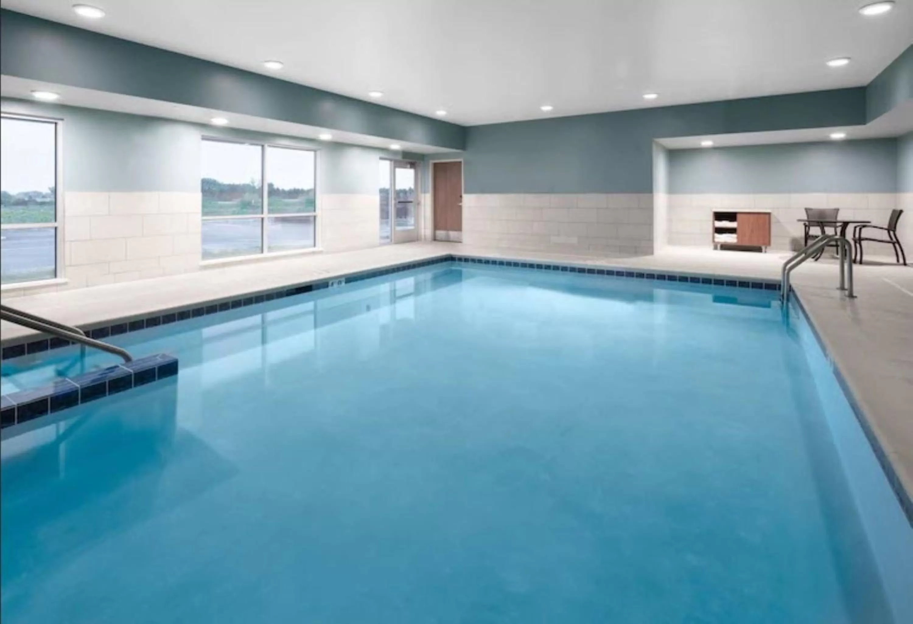 Swimming pool in Holiday Inn Express Ellensburg by IHG