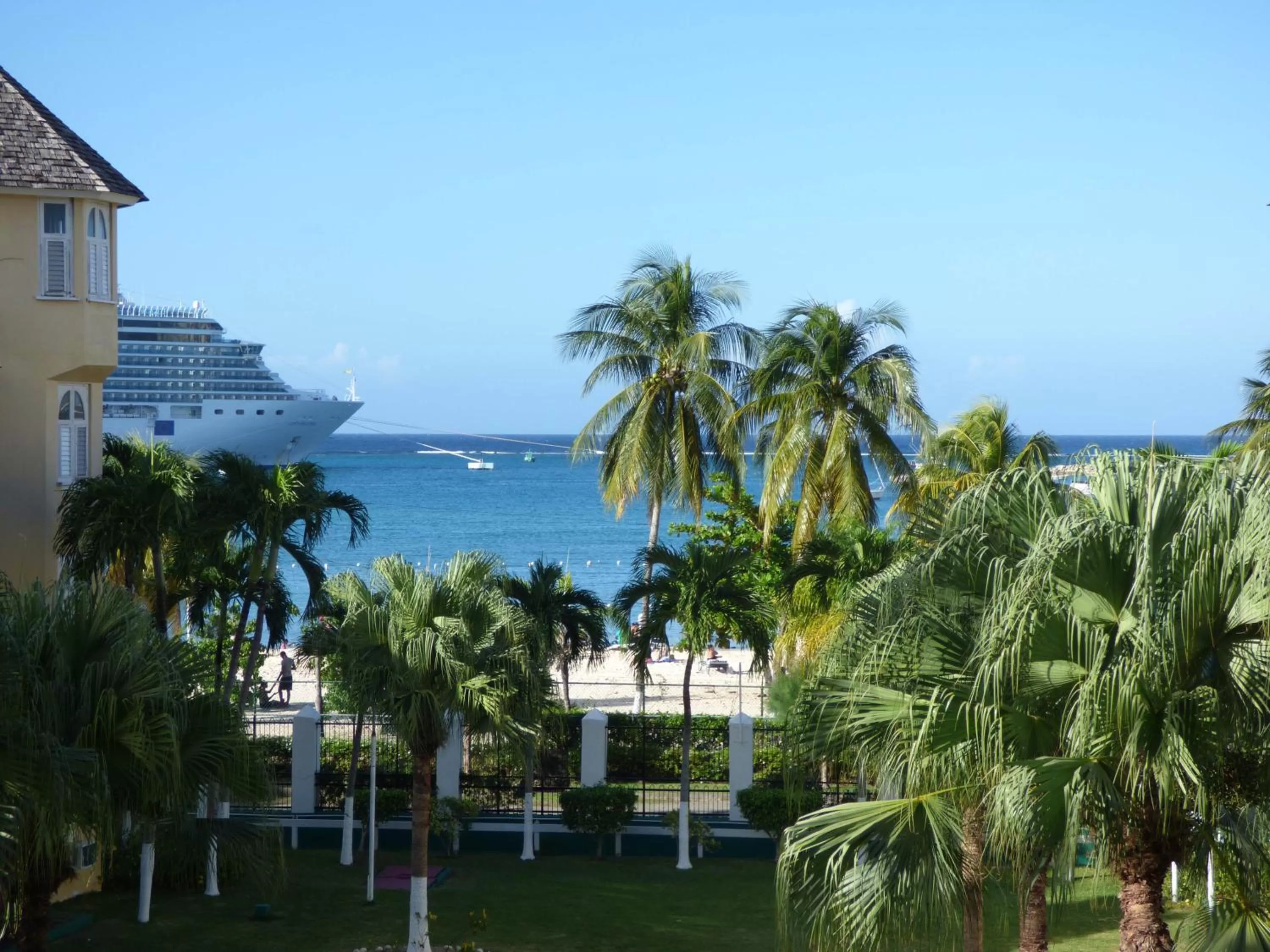 Beach in Beach One Bedroom Suite A22