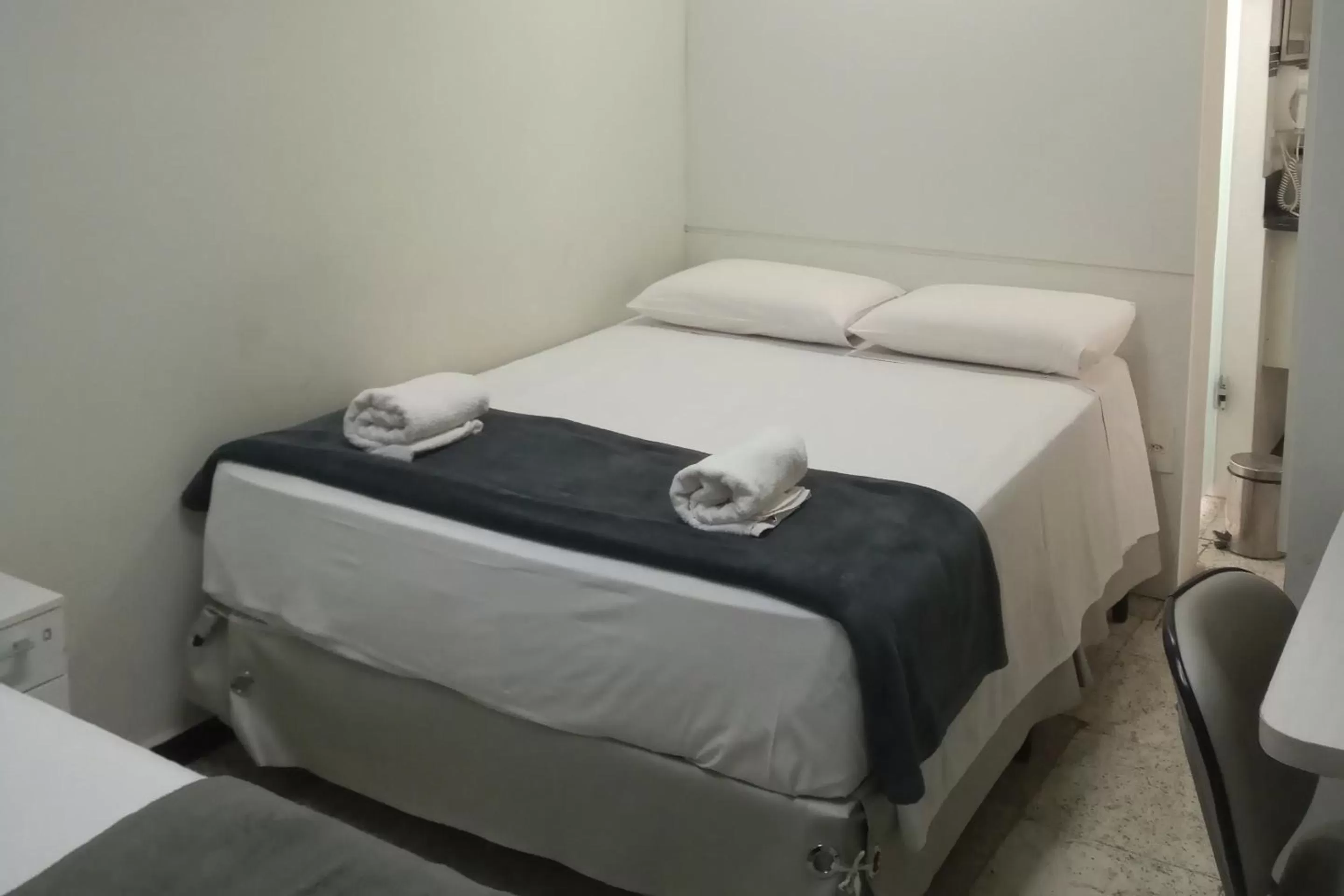 Bedroom, Bed in Compacto Hotel Alphaville Campinas