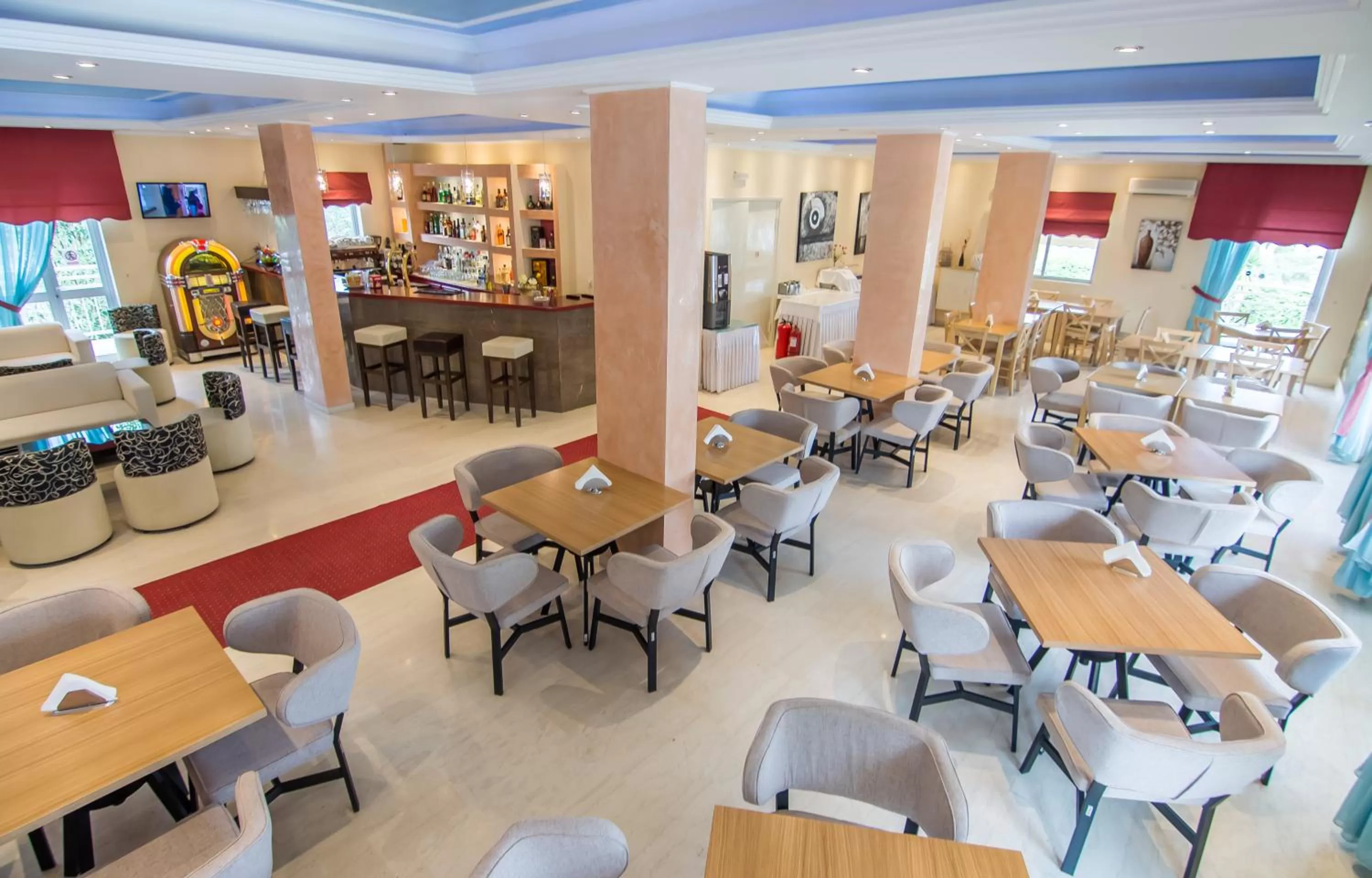 Breakfast in Primavera Hotel