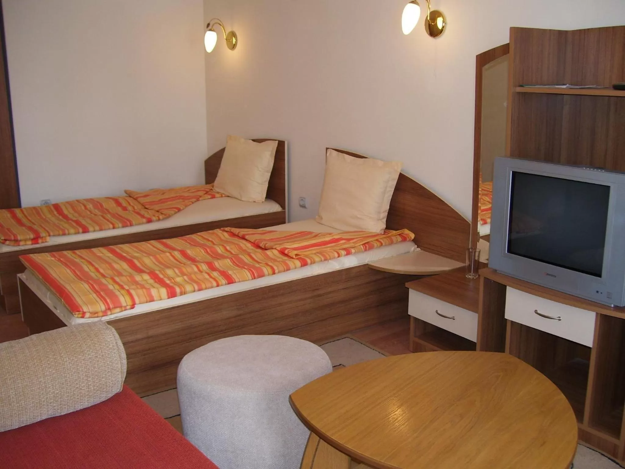 Bedroom, Bed in Kestenite Family Hotel