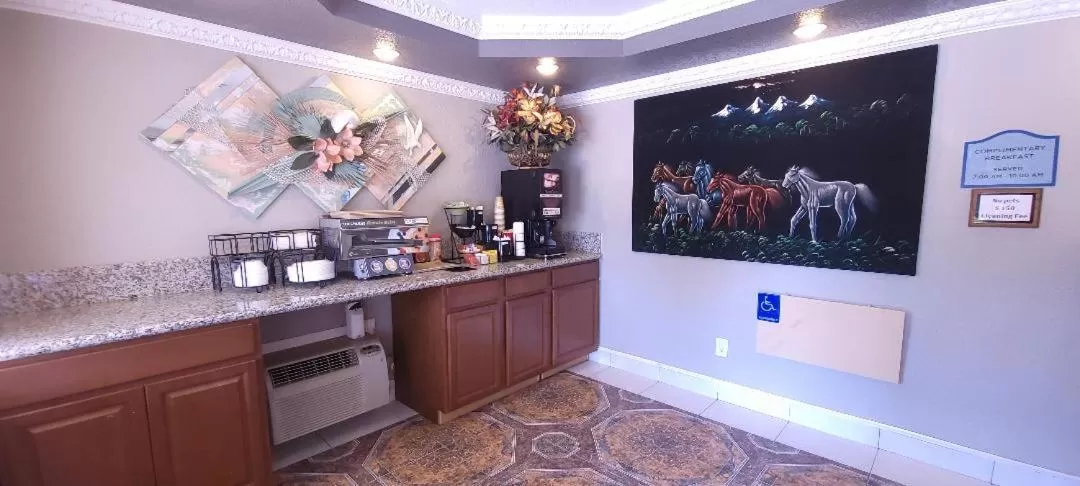 Coffee/tea facilities in Sycamore Inn Chico University Area