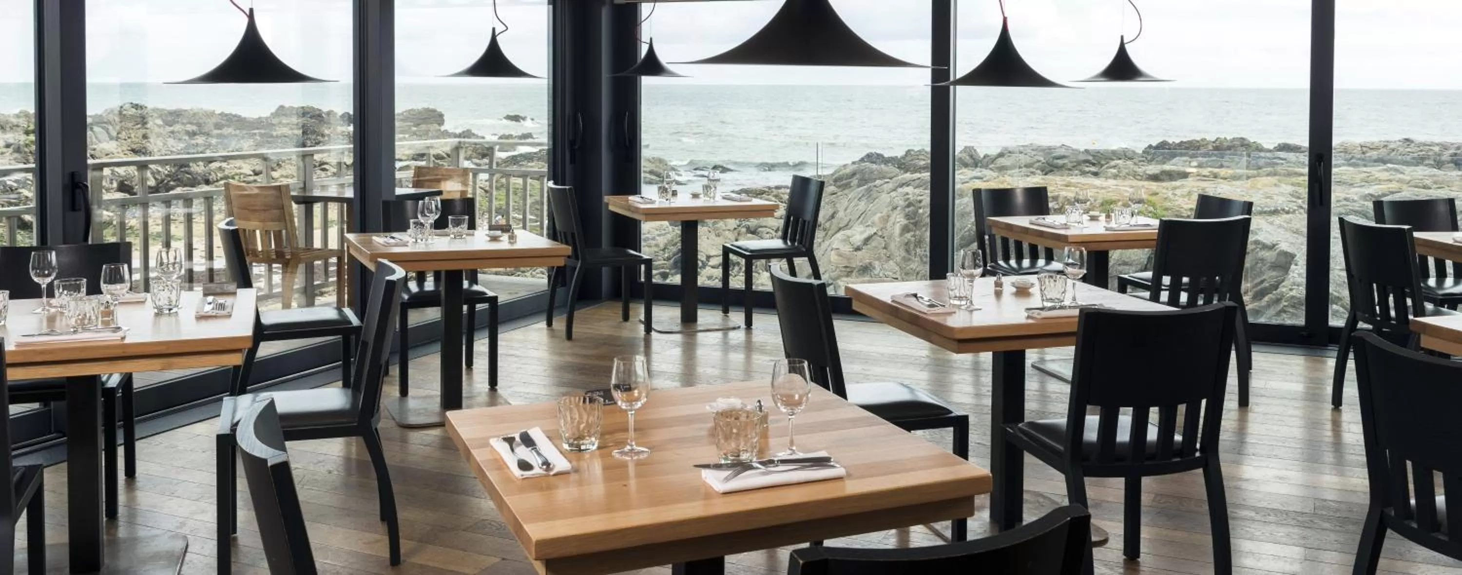 Restaurant/places to eat in Grand Hotel de L'Océan