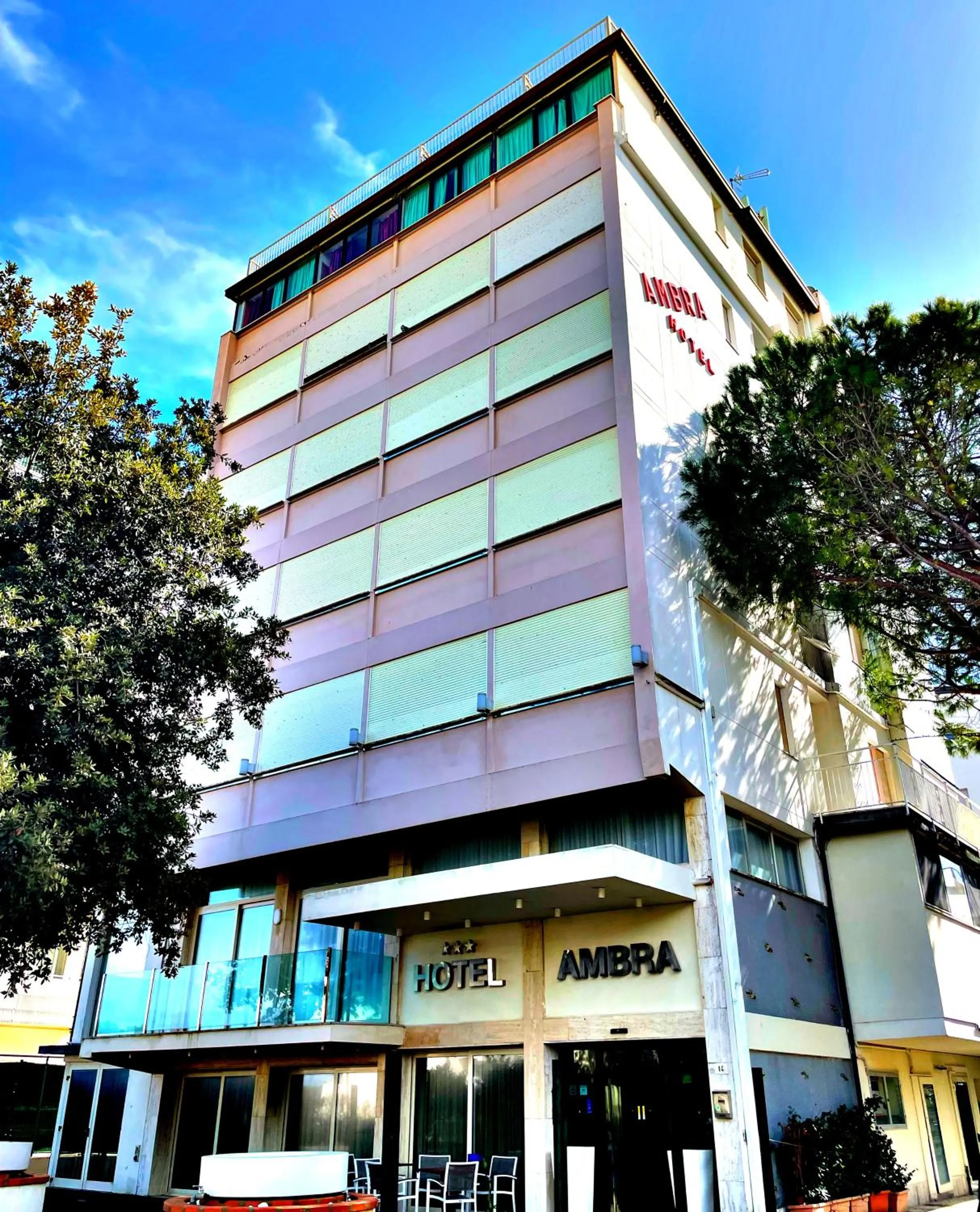 HOTEL AMBRA - Fronte Mare - Vicinissimi al Centro