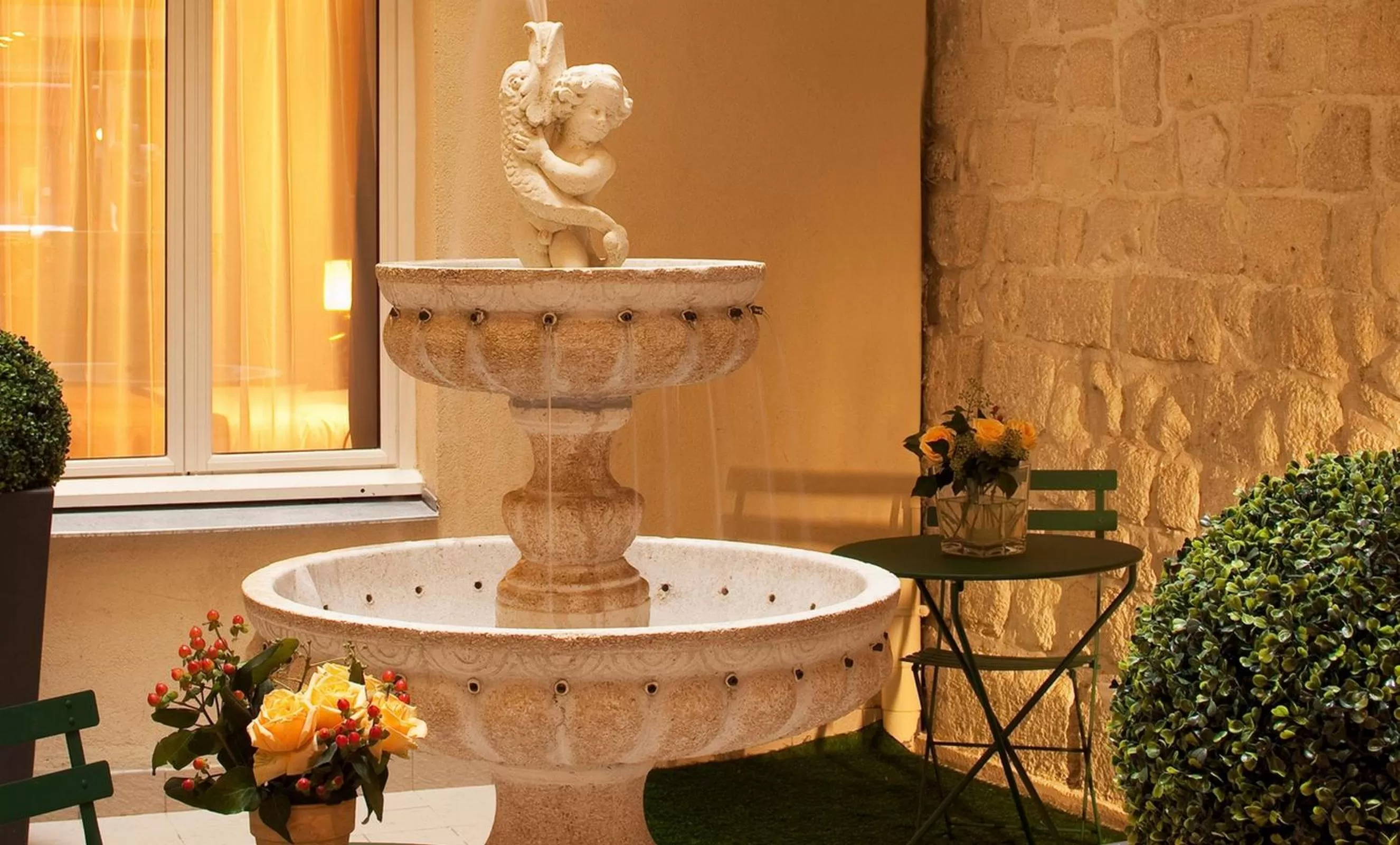 Decorative detail in Hôtel 85 Saint Honore