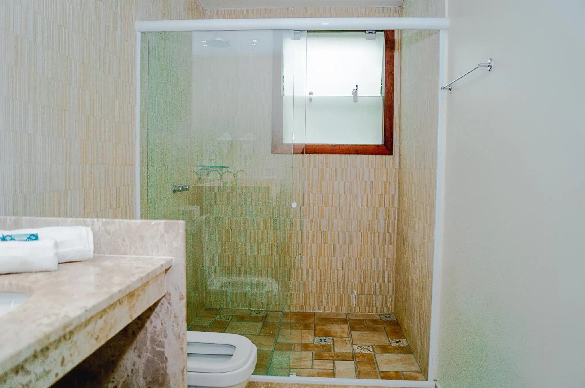 Shower, Bathroom in Pousada La Dolce Vita