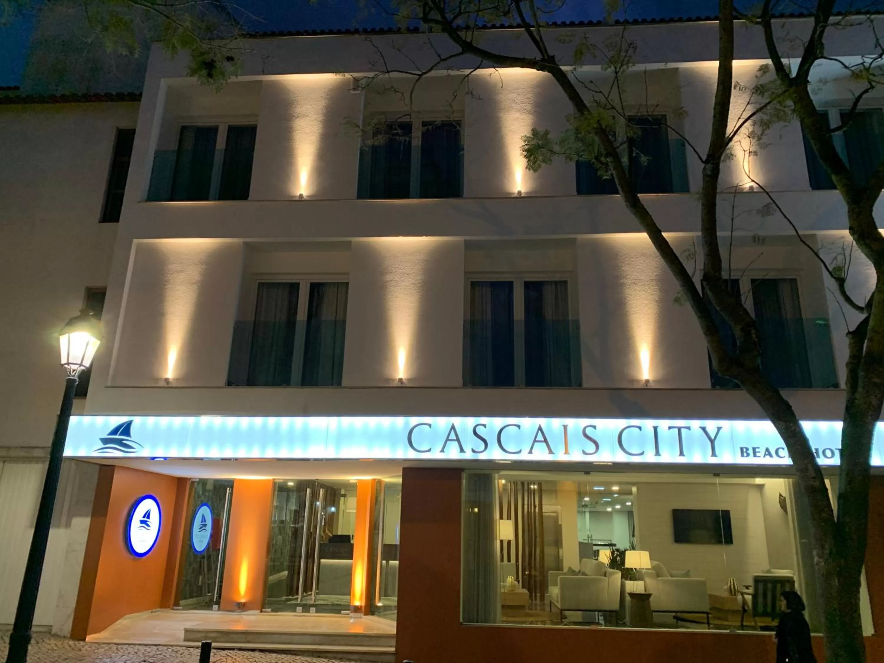 Property building in Cascais City & Beach Hotel