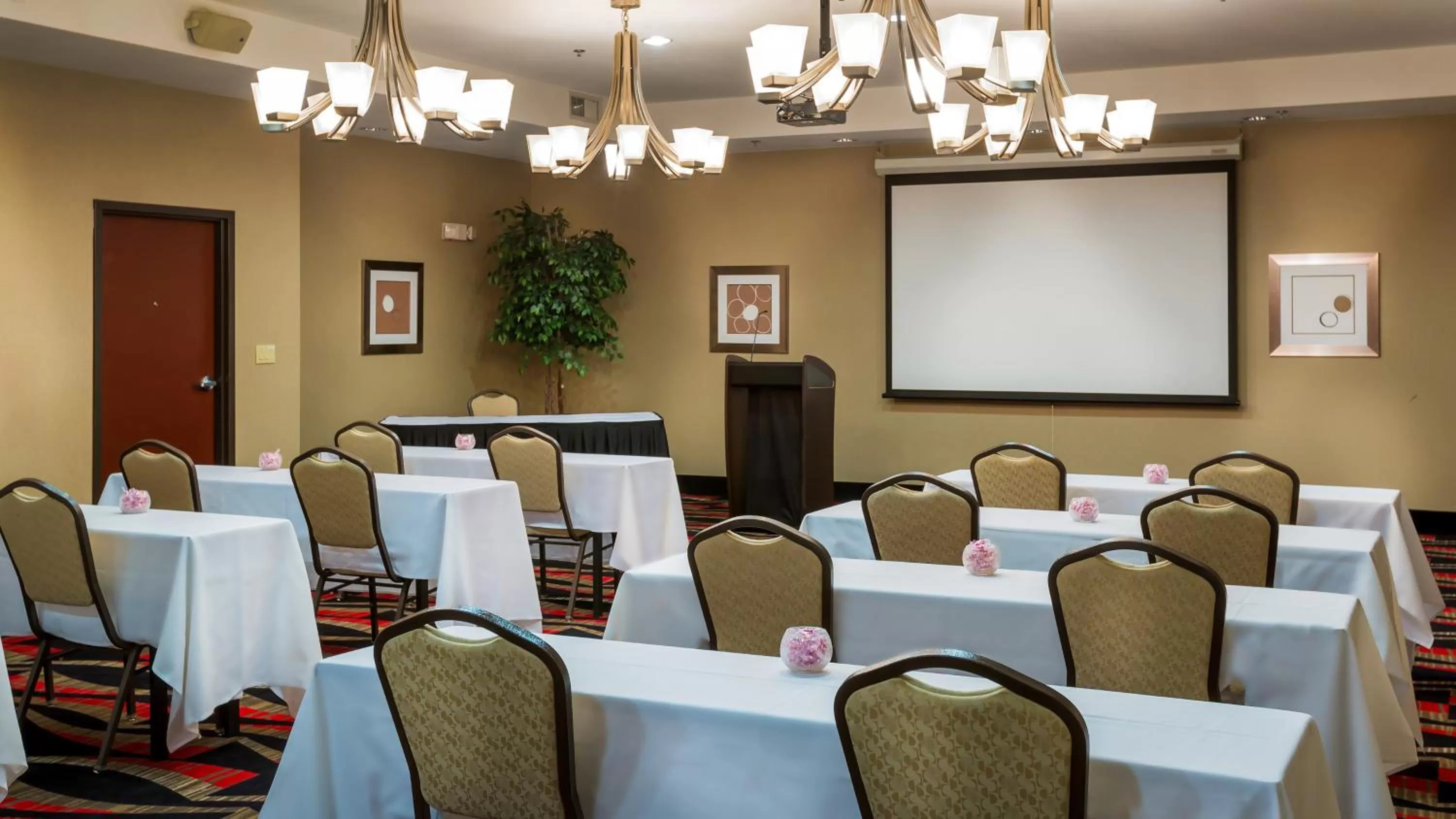 Meeting/conference room in Holiday Inn Oklahoma City Airport by IHG