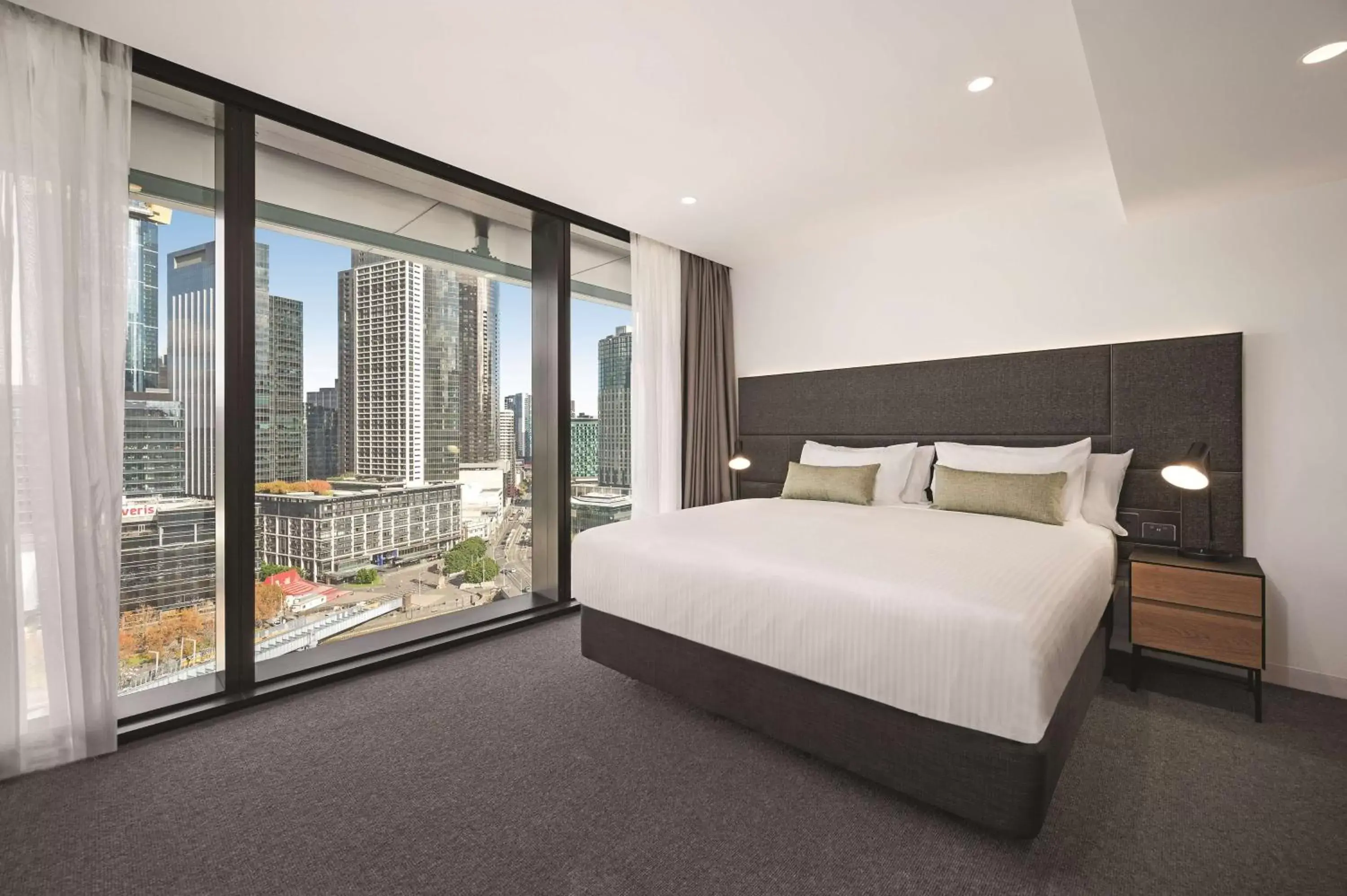 Queen Yarra View in Vibe Hotel Melbourne Queen Yarra View in Vibe Hotel Melbourne