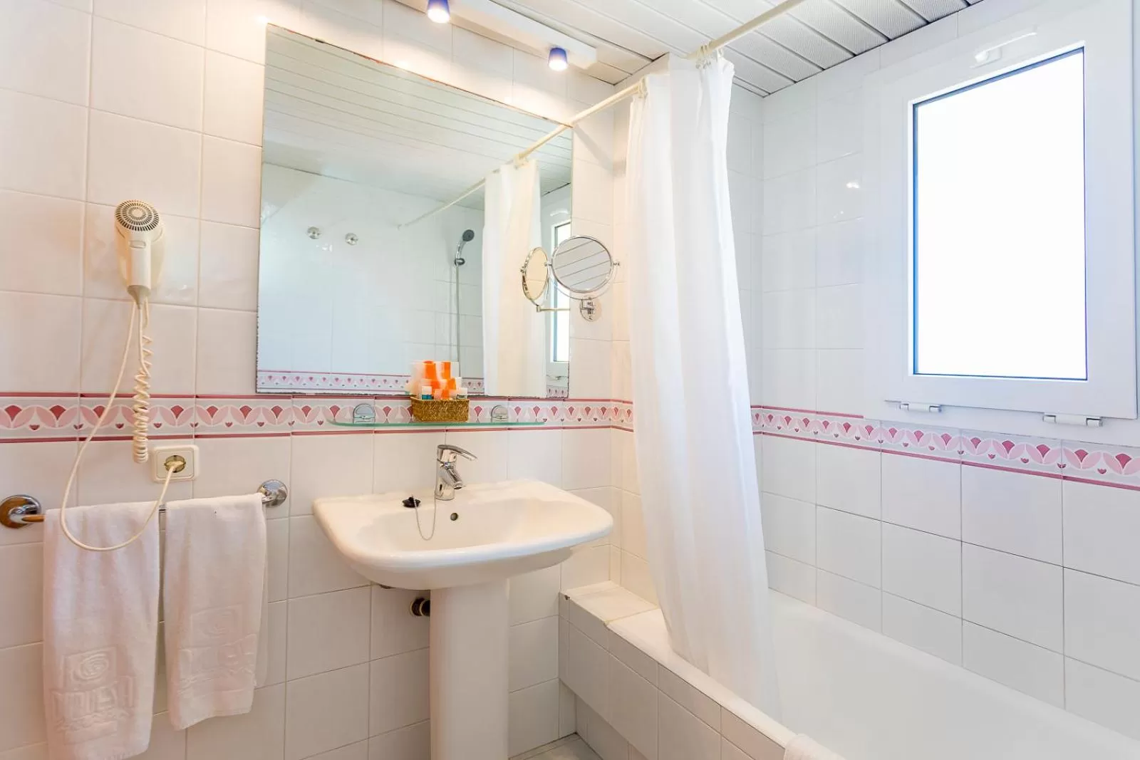 Bathroom in Aparthotel Duquesa Playa