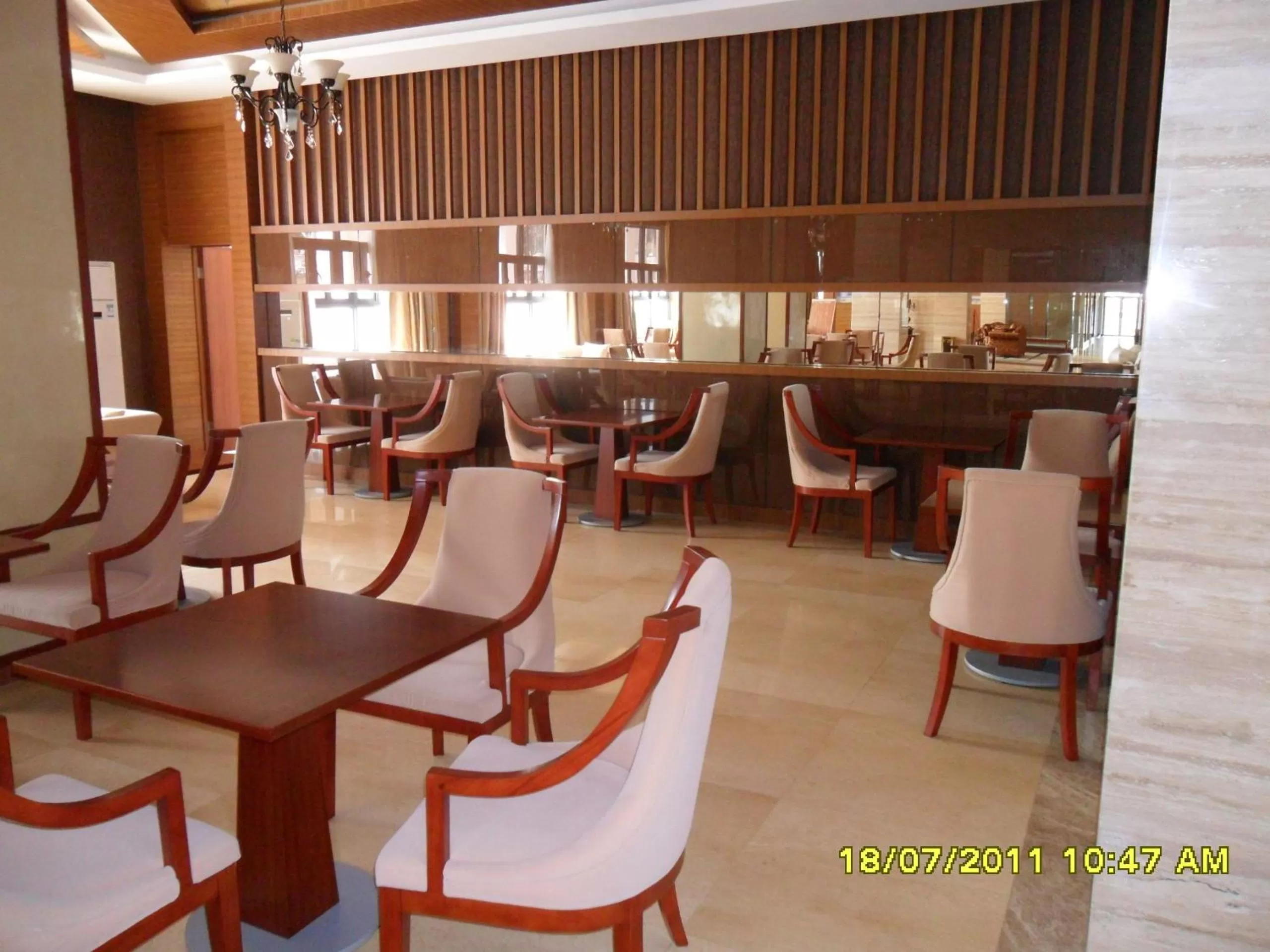 Lounge or bar, Restaurant/Places to Eat in Sogecoa Golden Peacock