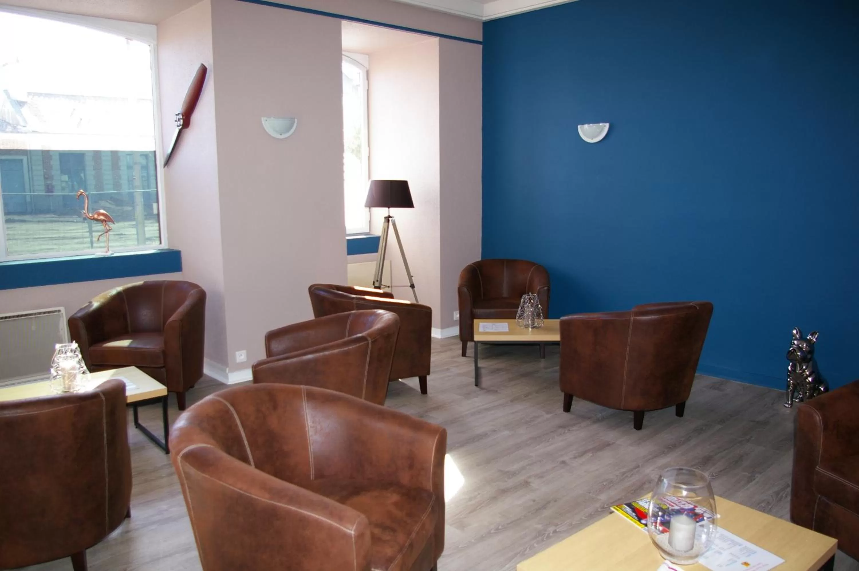 Lounge or bar in Hôtel de Bretagne