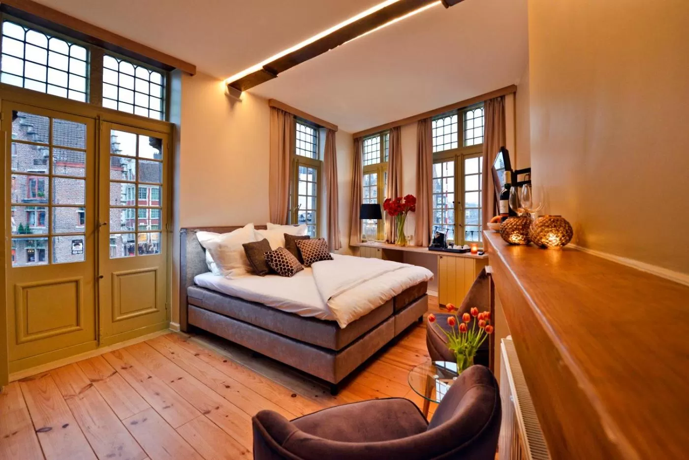 Bed in Rooms With A View