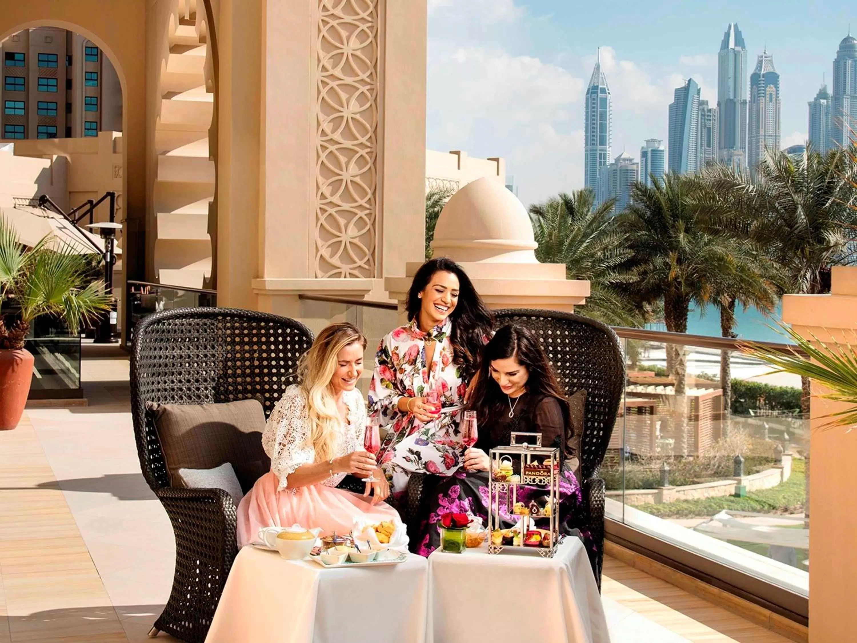 Lounge or bar in Fairmont The Palm