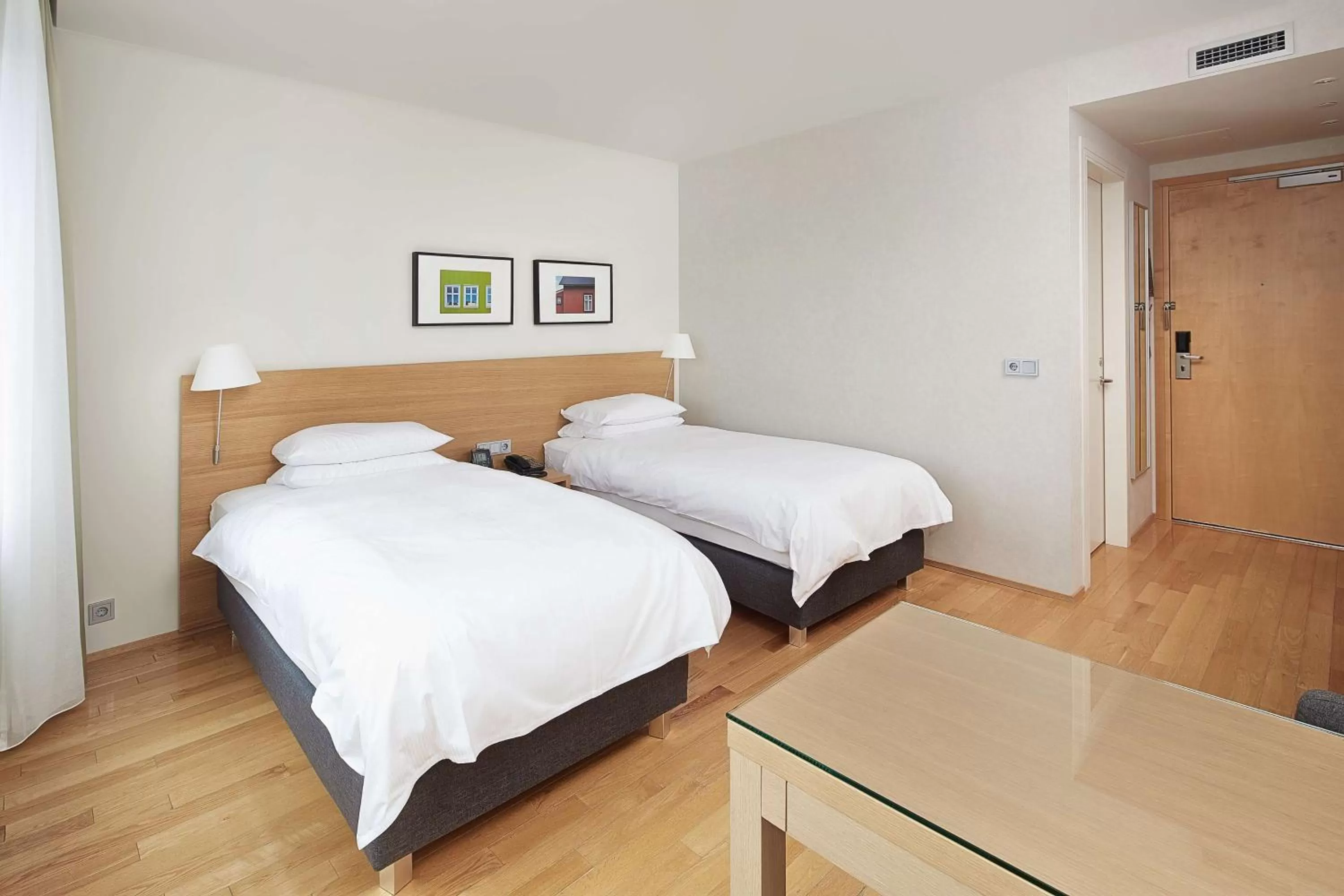 Bedroom, Bed in Hilton Reykjavik Nordica