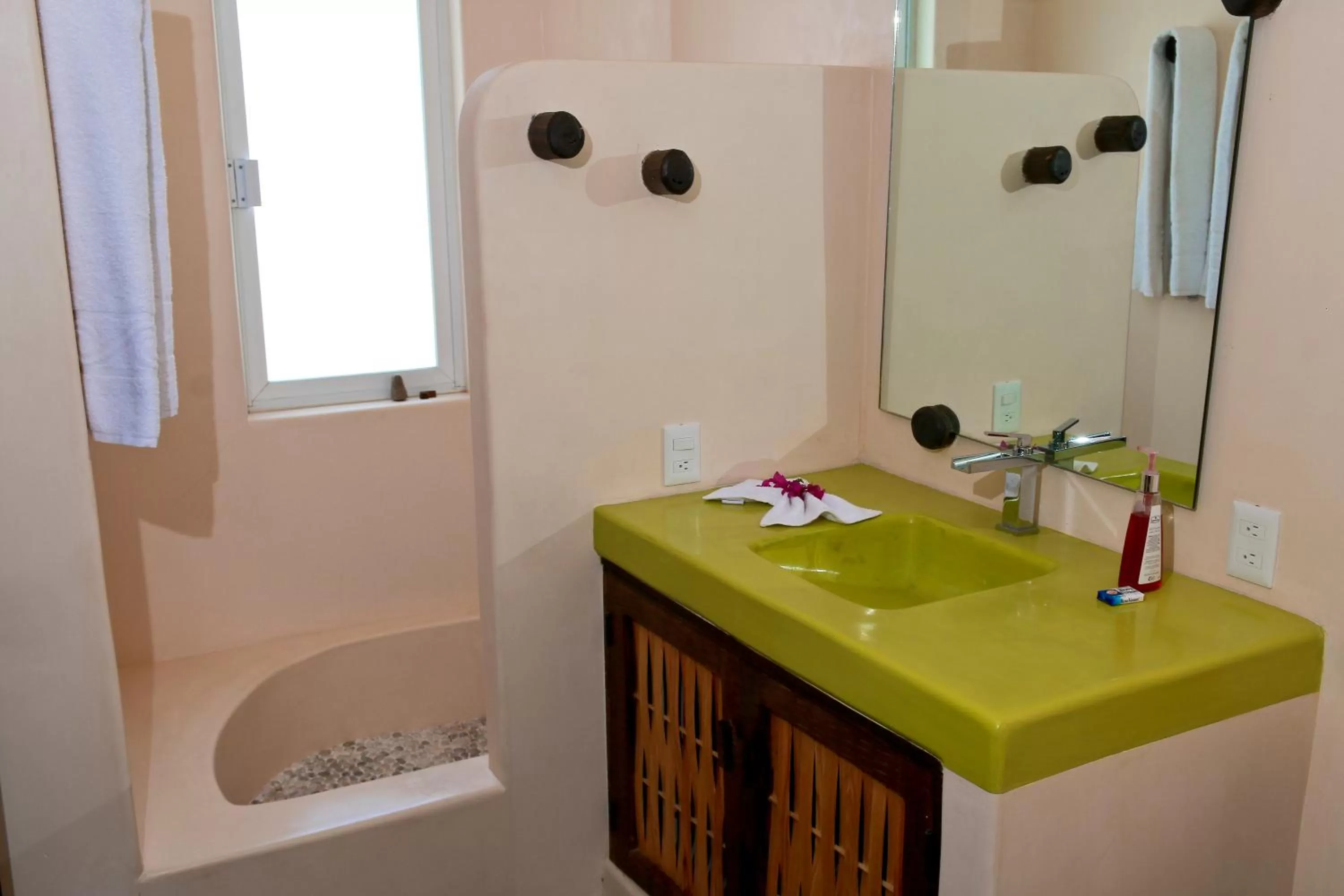 Bathroom in Ceiba Studios