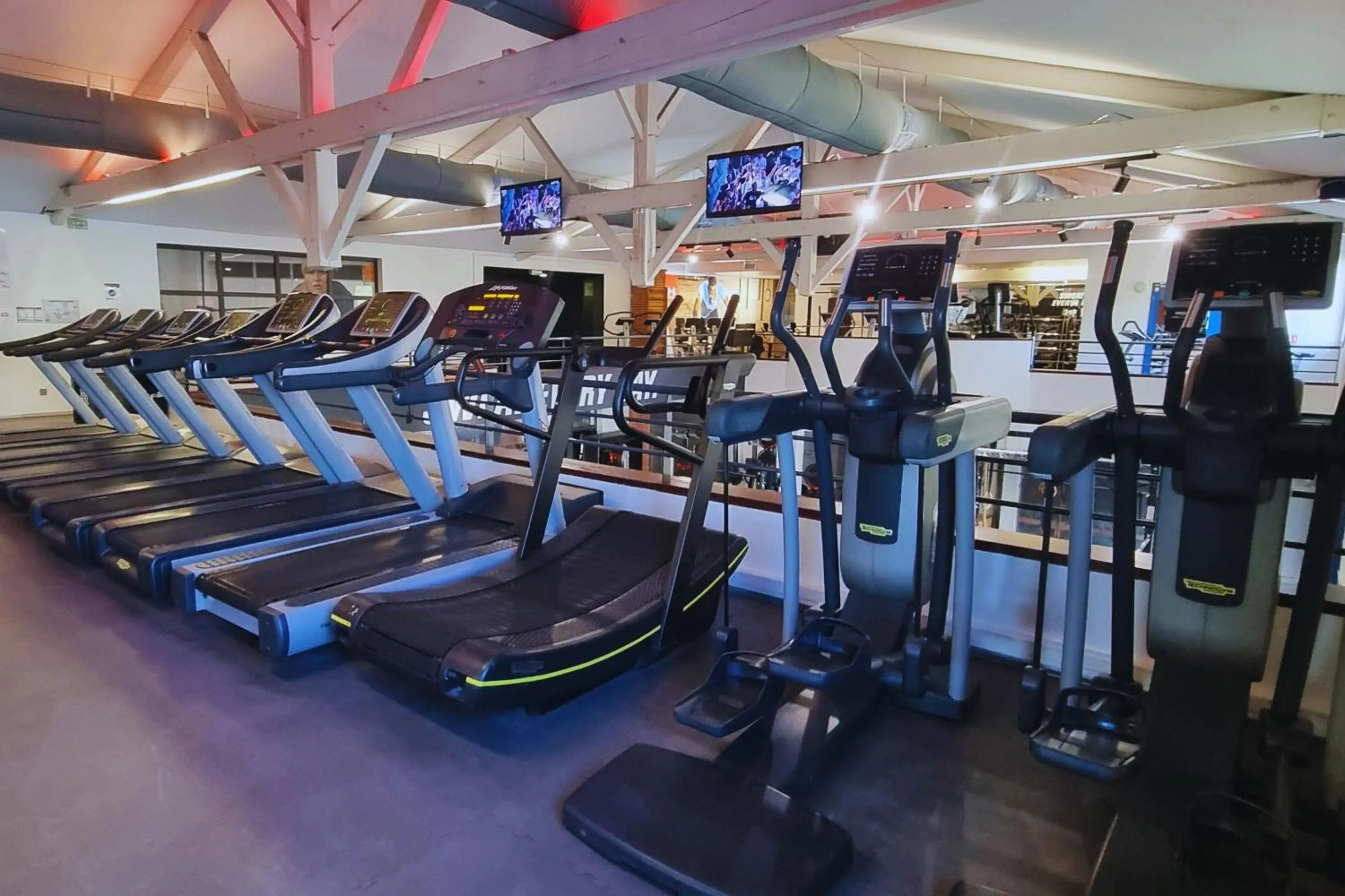 Fitness centre/facilities in Sporting House Hôtel