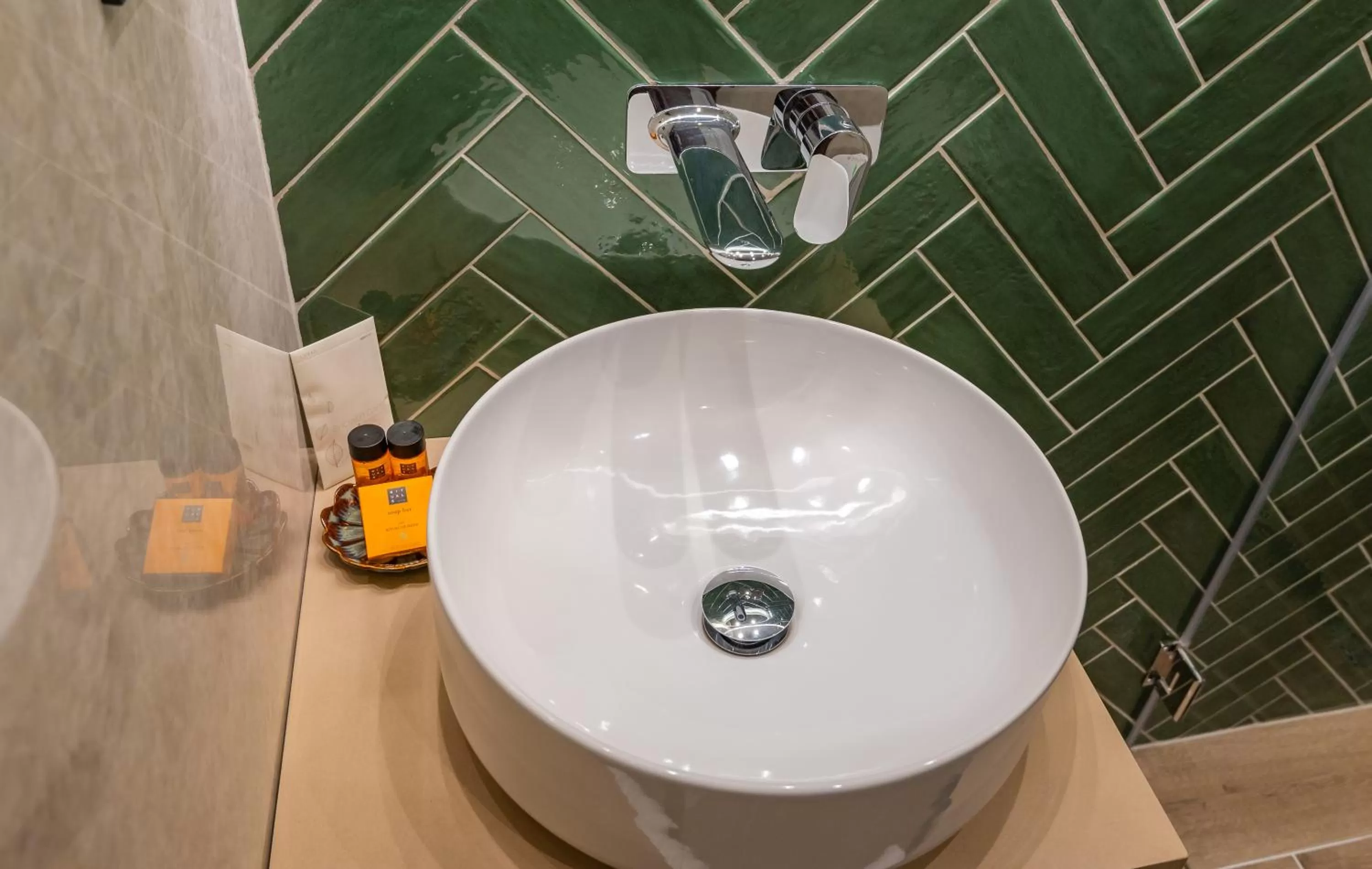 Shower, Bathroom in Hotel Codrişor