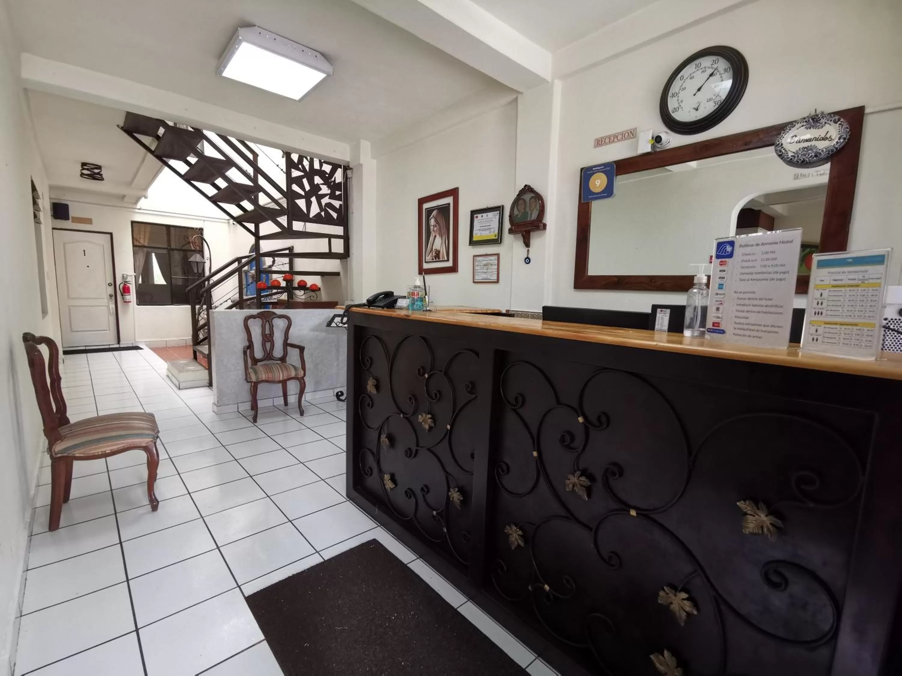 Staff in Hotel Armonía Hostal