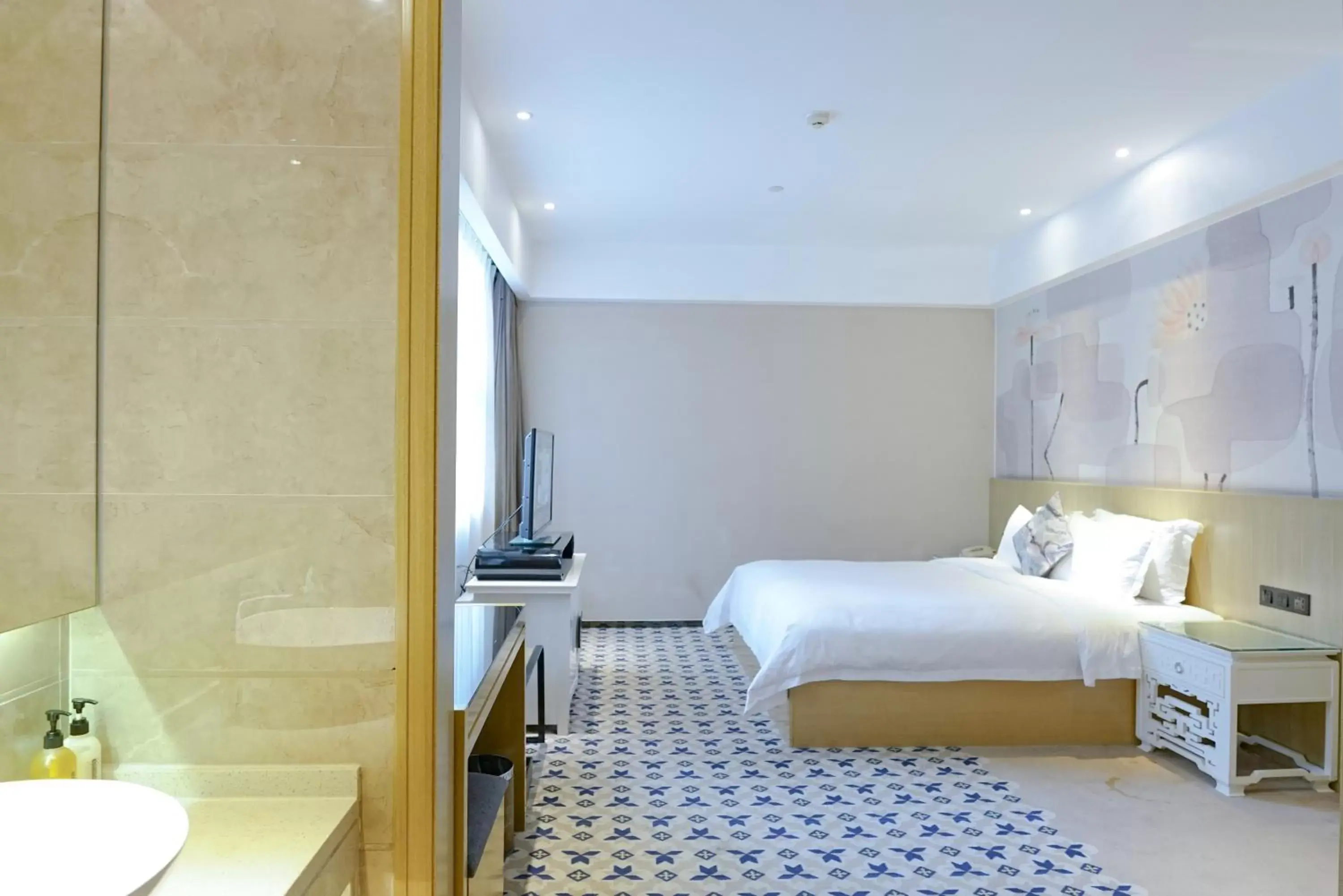 Deluxe Double Room in Paco Hotel Tiyuxilu Metro Guangzhou-Free Shuttle Bus fir Canton Fair Deluxe Double Room in Paco Hotel Tiyuxilu Metro Guangzhou-Free Shuttle Bus fir Canton Fair
