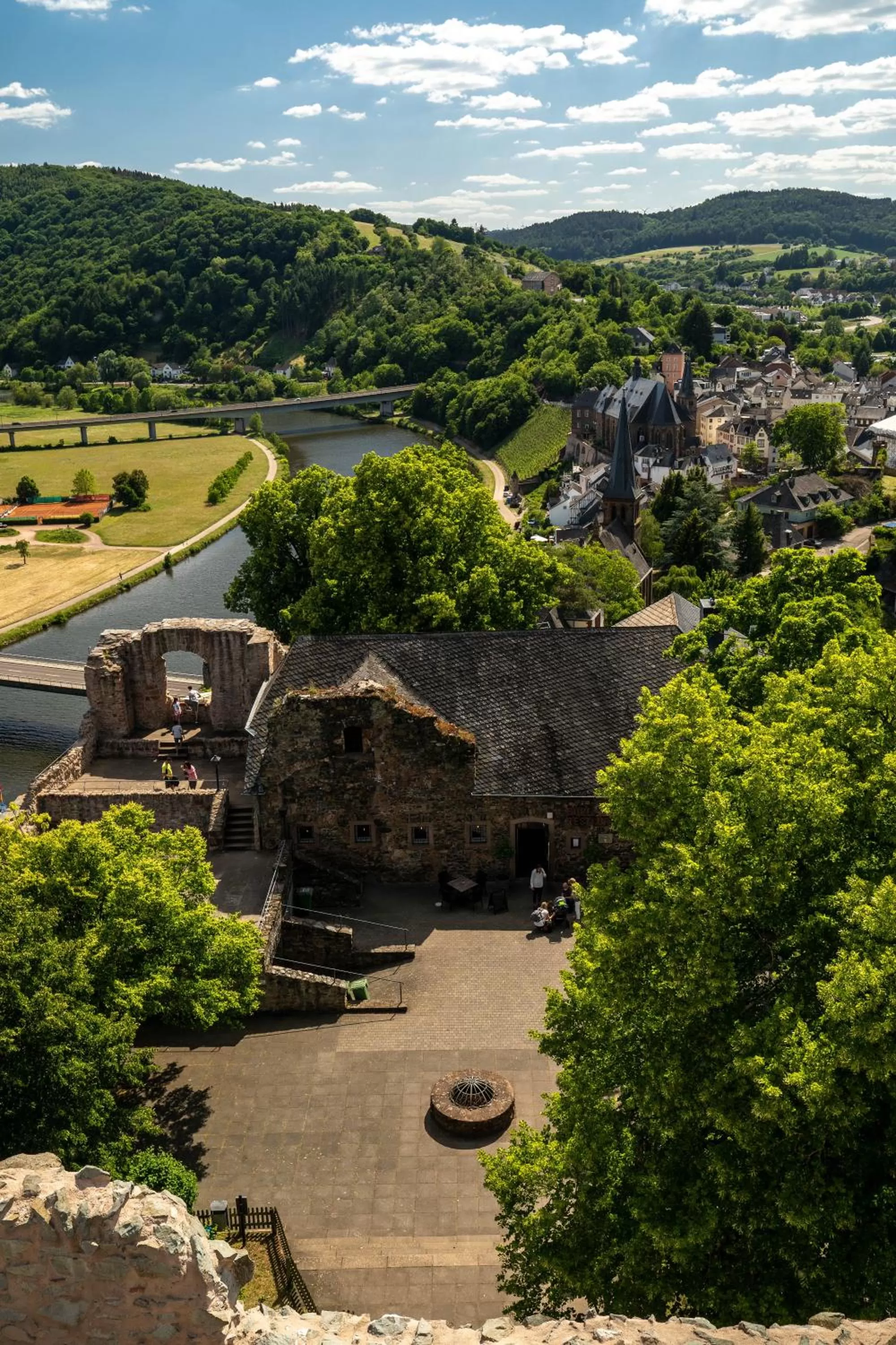 Nearby landmark in Saar Galerie