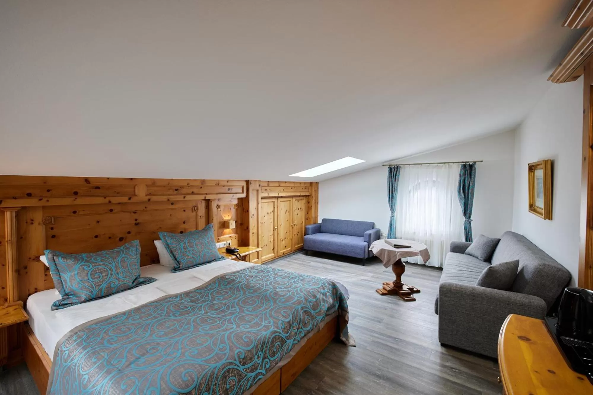 Bedroom, Bed in Atlas Posthotel