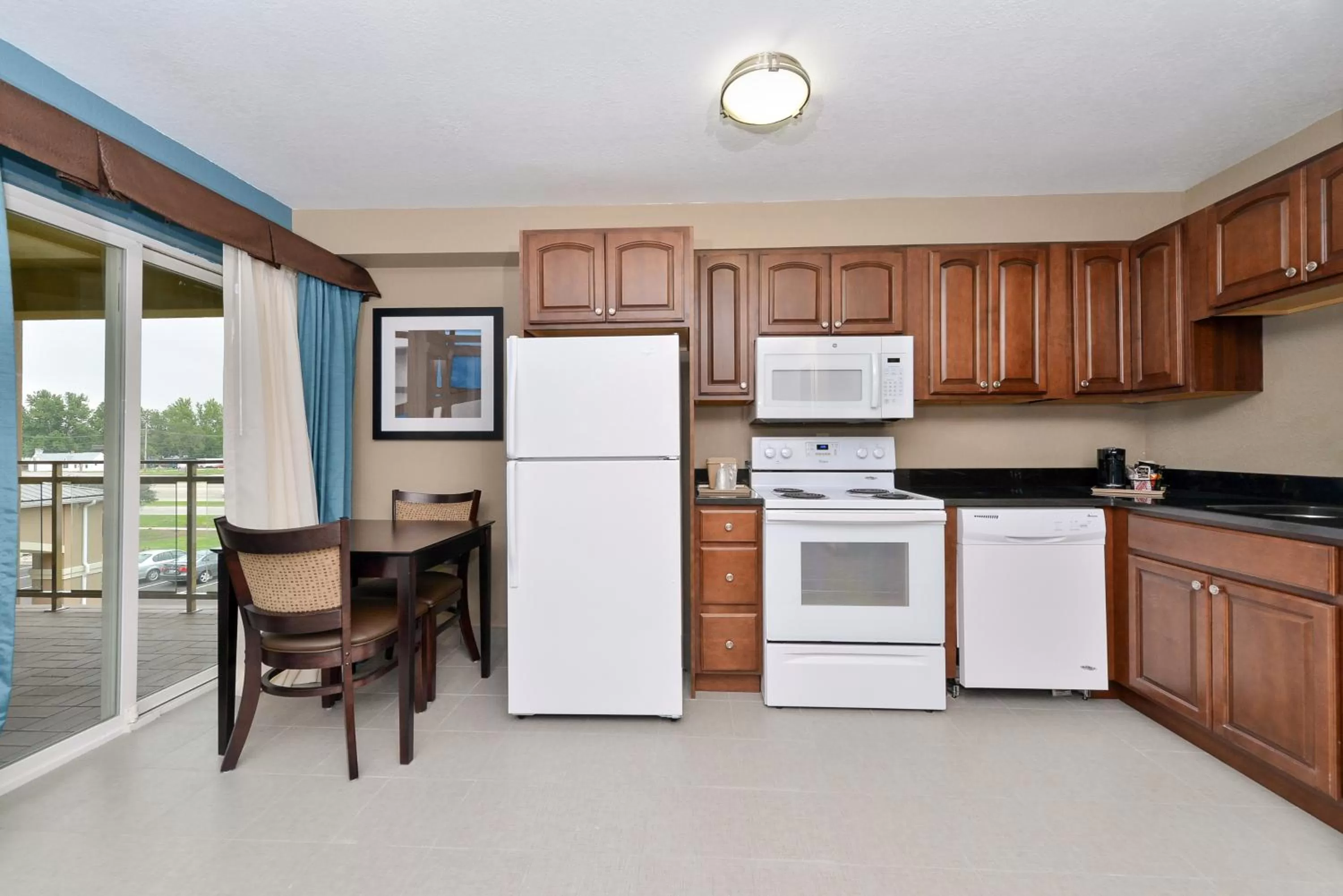 Kitchen or kitchenette in Comfort Inn & Suites Springfield I-55