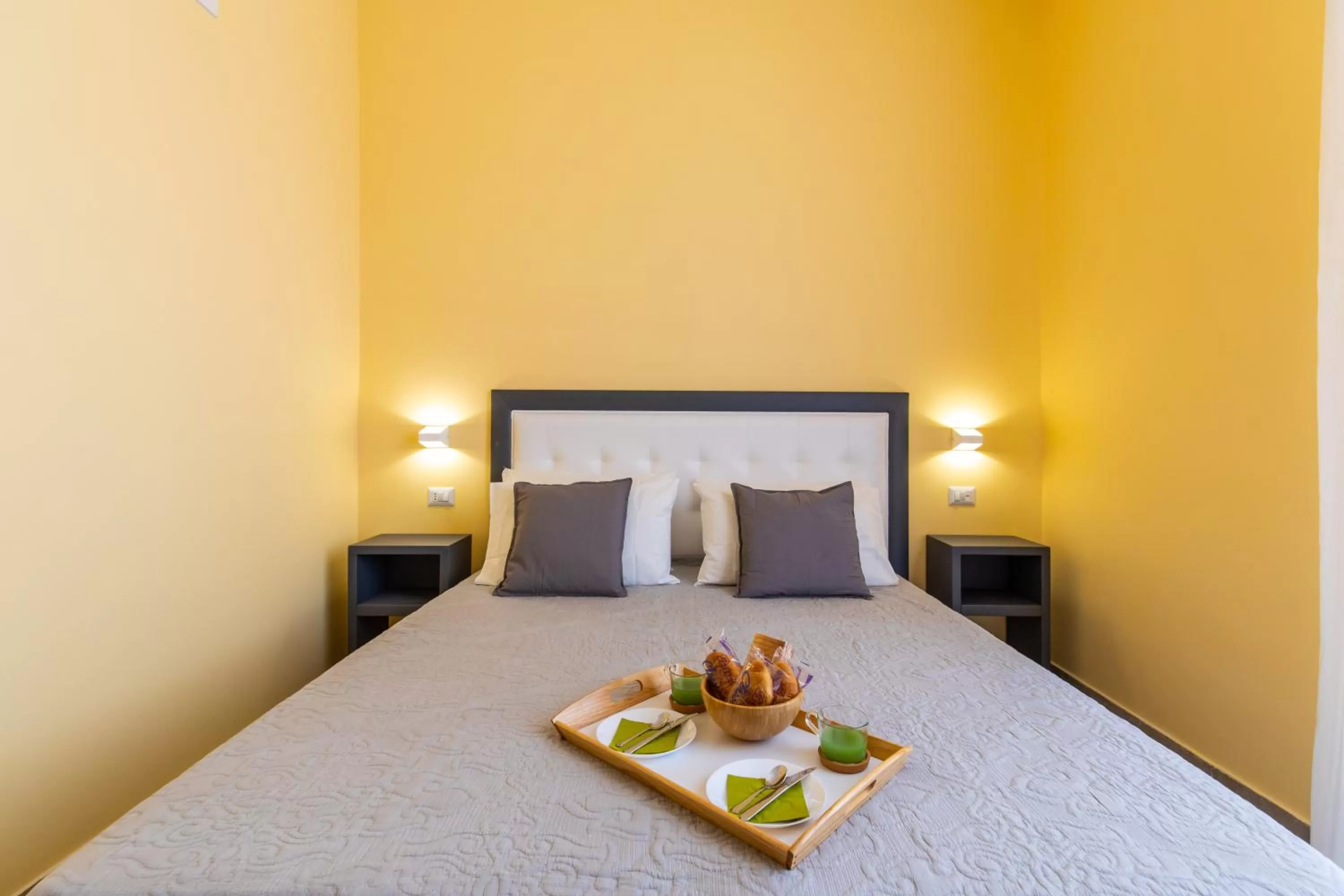 Breakfast, Bed in B&B Trianon