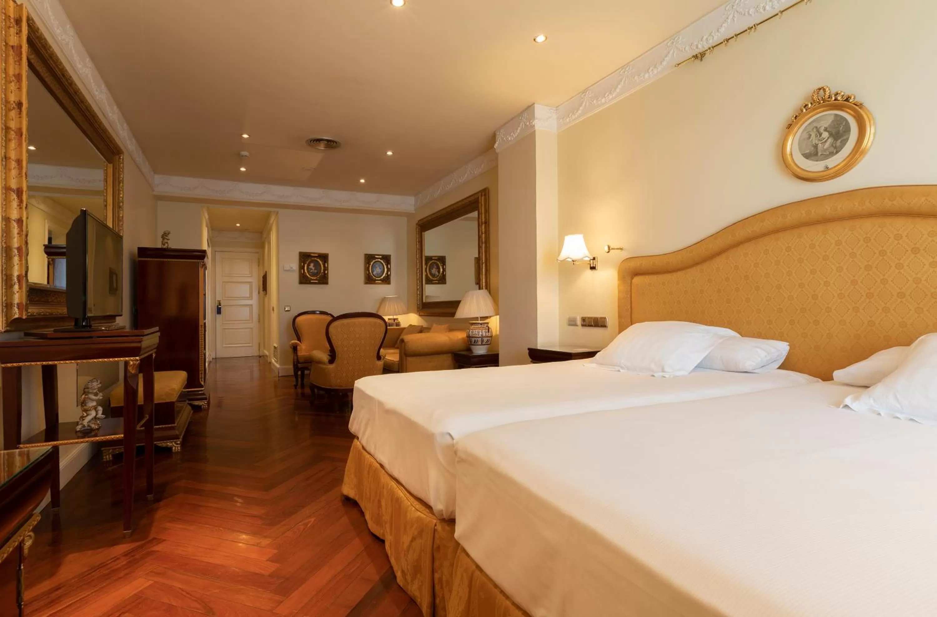 Bed in Hotel Alameda Palace