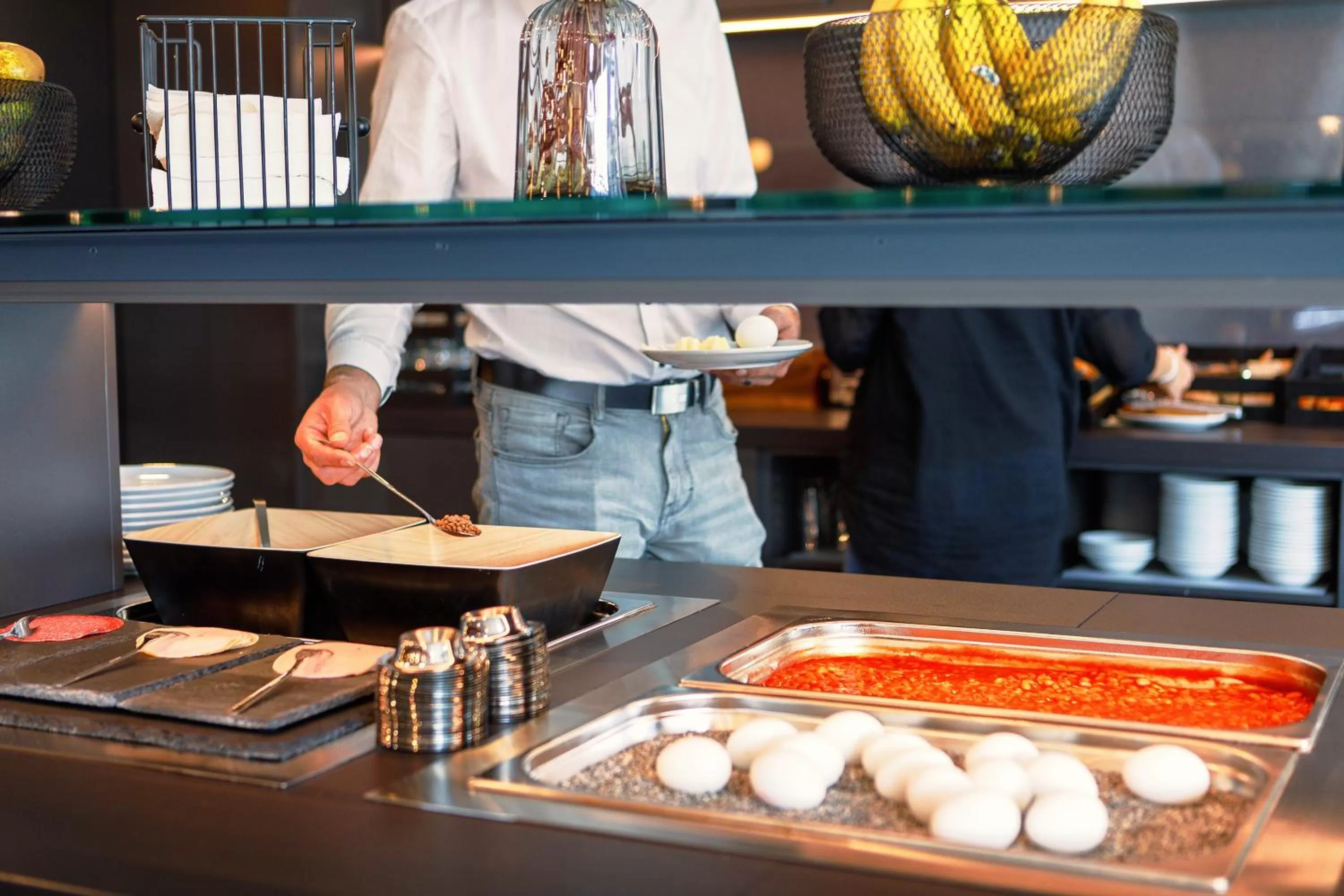 Breakfast in MEININGER Hotel Dresden Zentrum