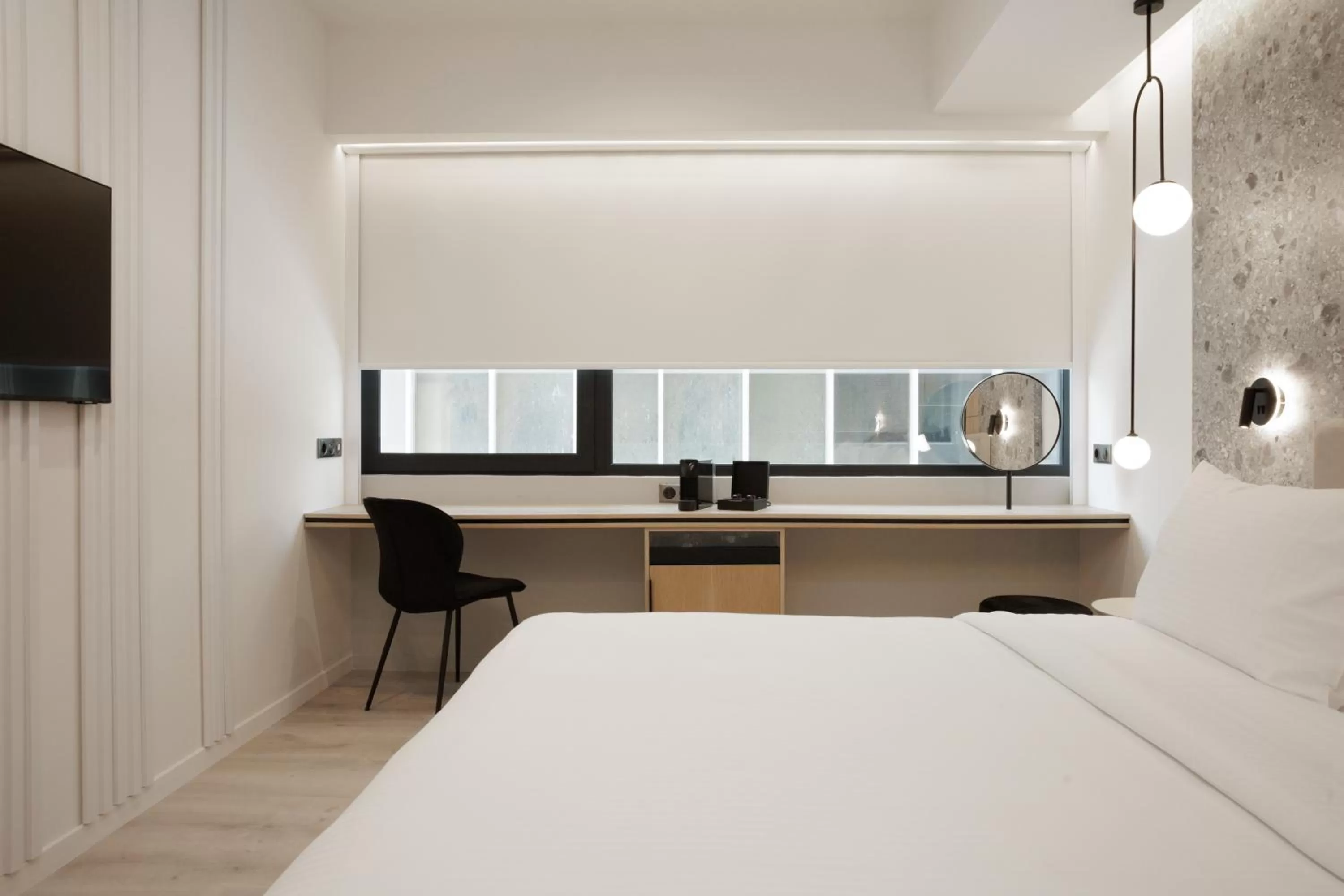 Bed in LUX&EASY Signature Syngrou 234