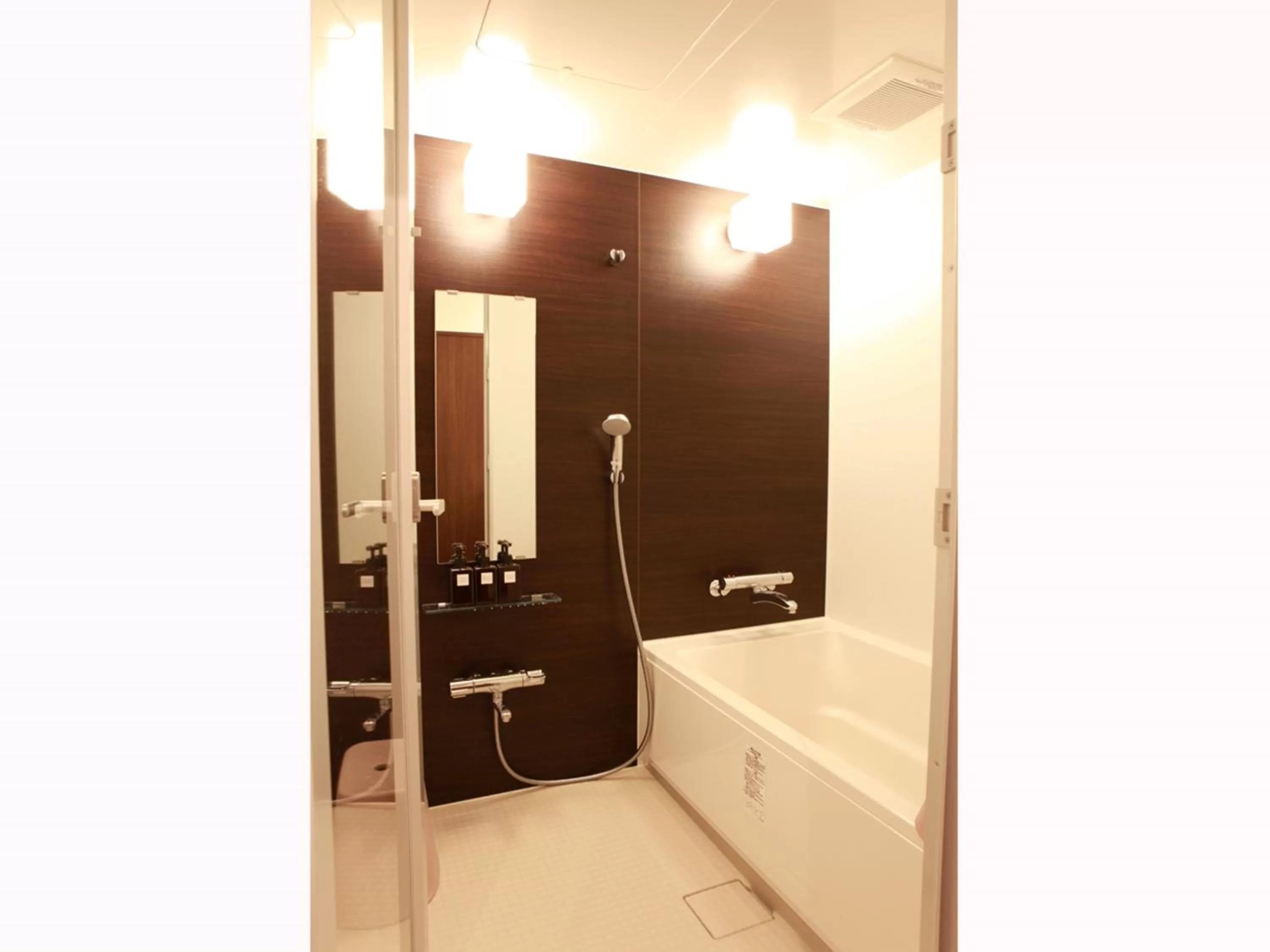 Shower in Hotel Bokaiso