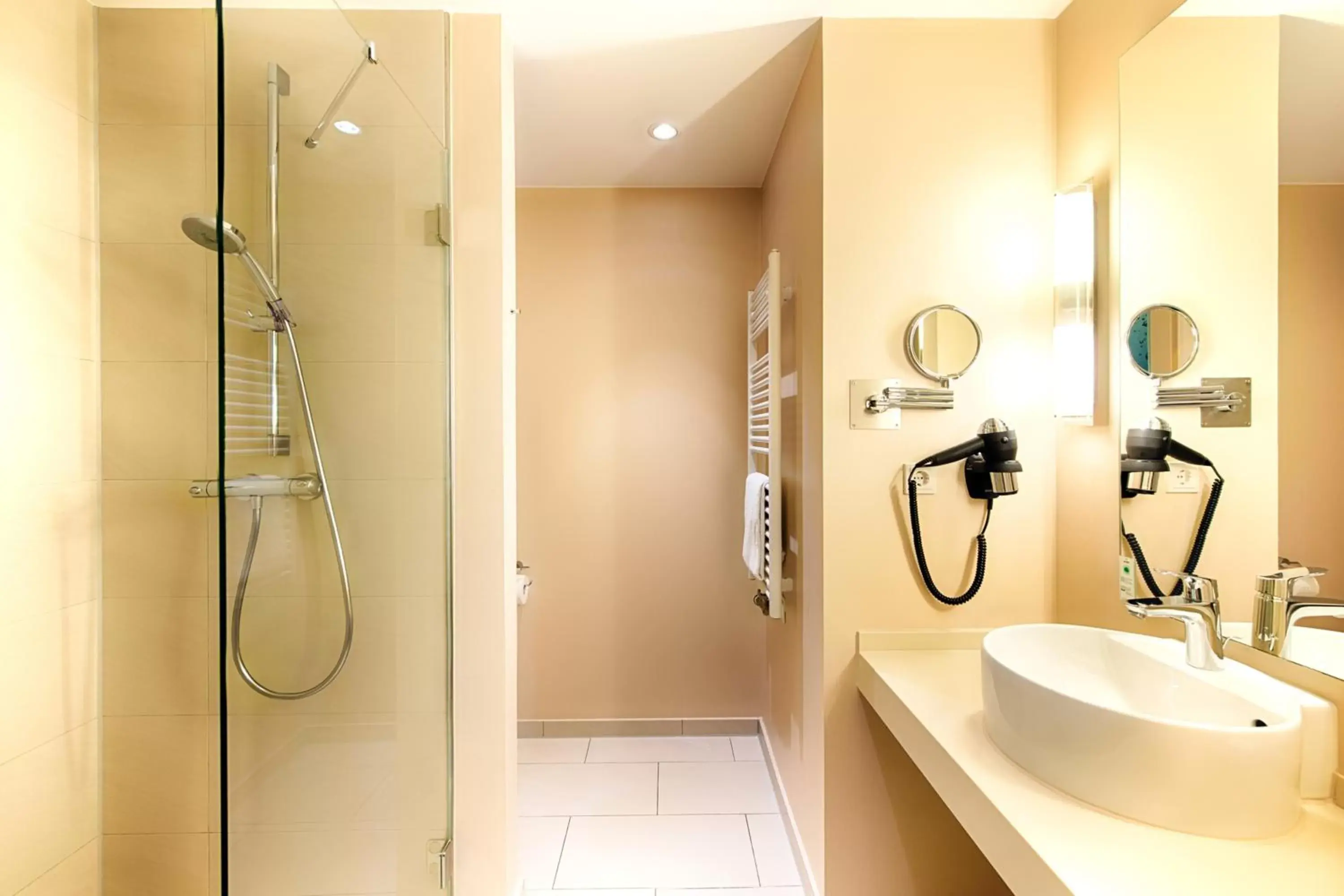 Business Room With French Bed in ACHAT Hotel Bremen City Business Room With French Bed in ACHAT Hotel Bremen City