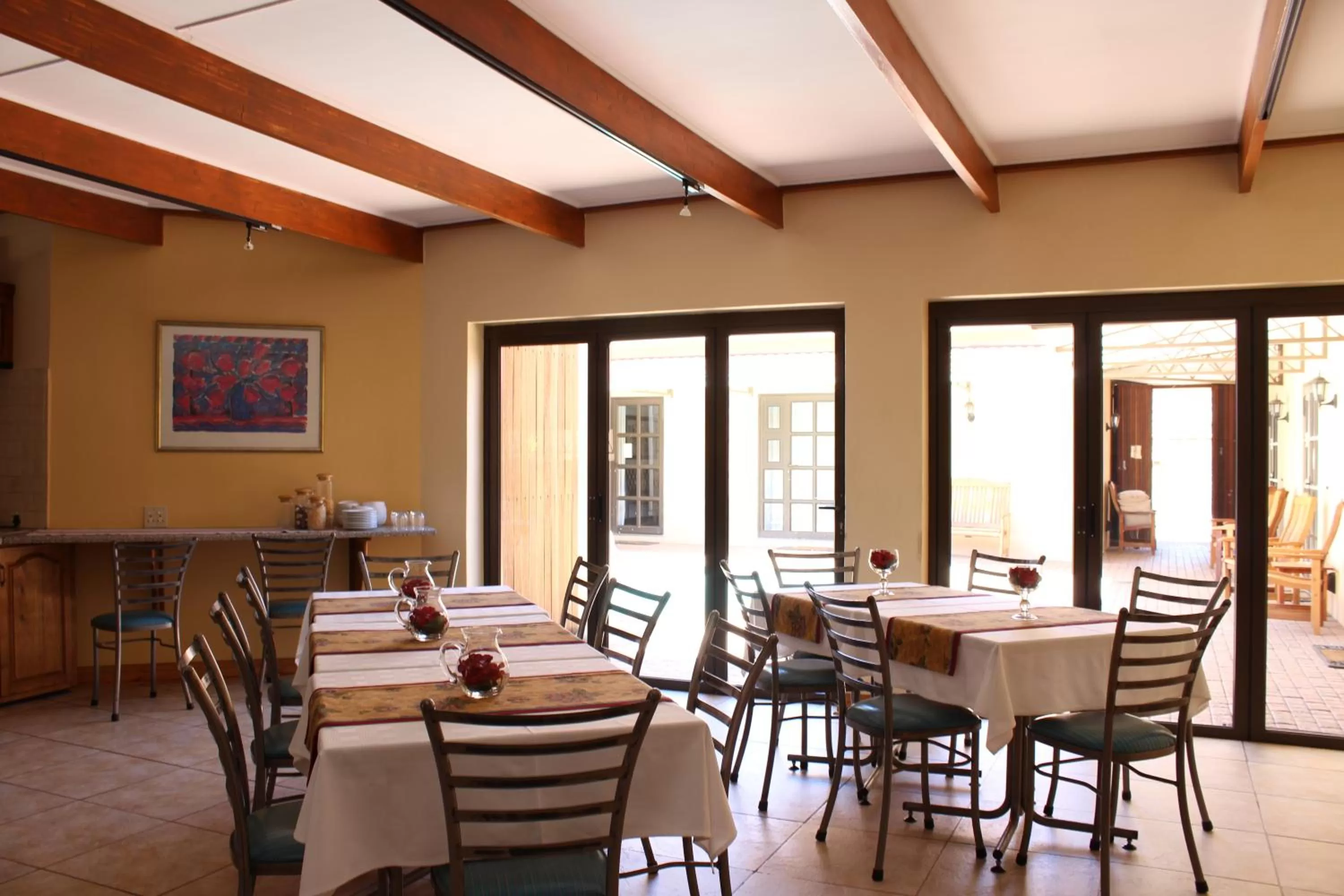 Restaurant/Places to Eat in Villa Palma