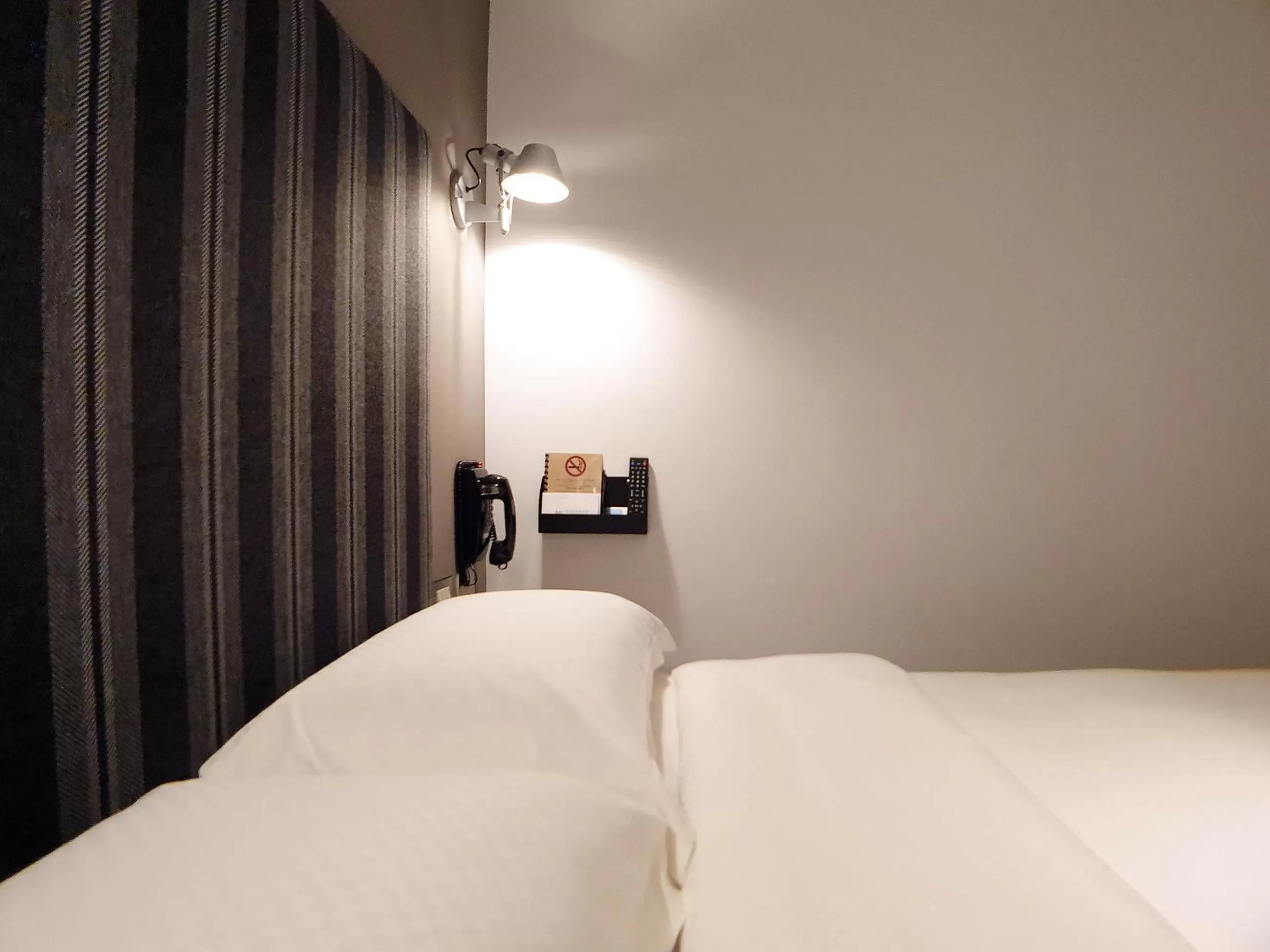 Bed in River inn Station