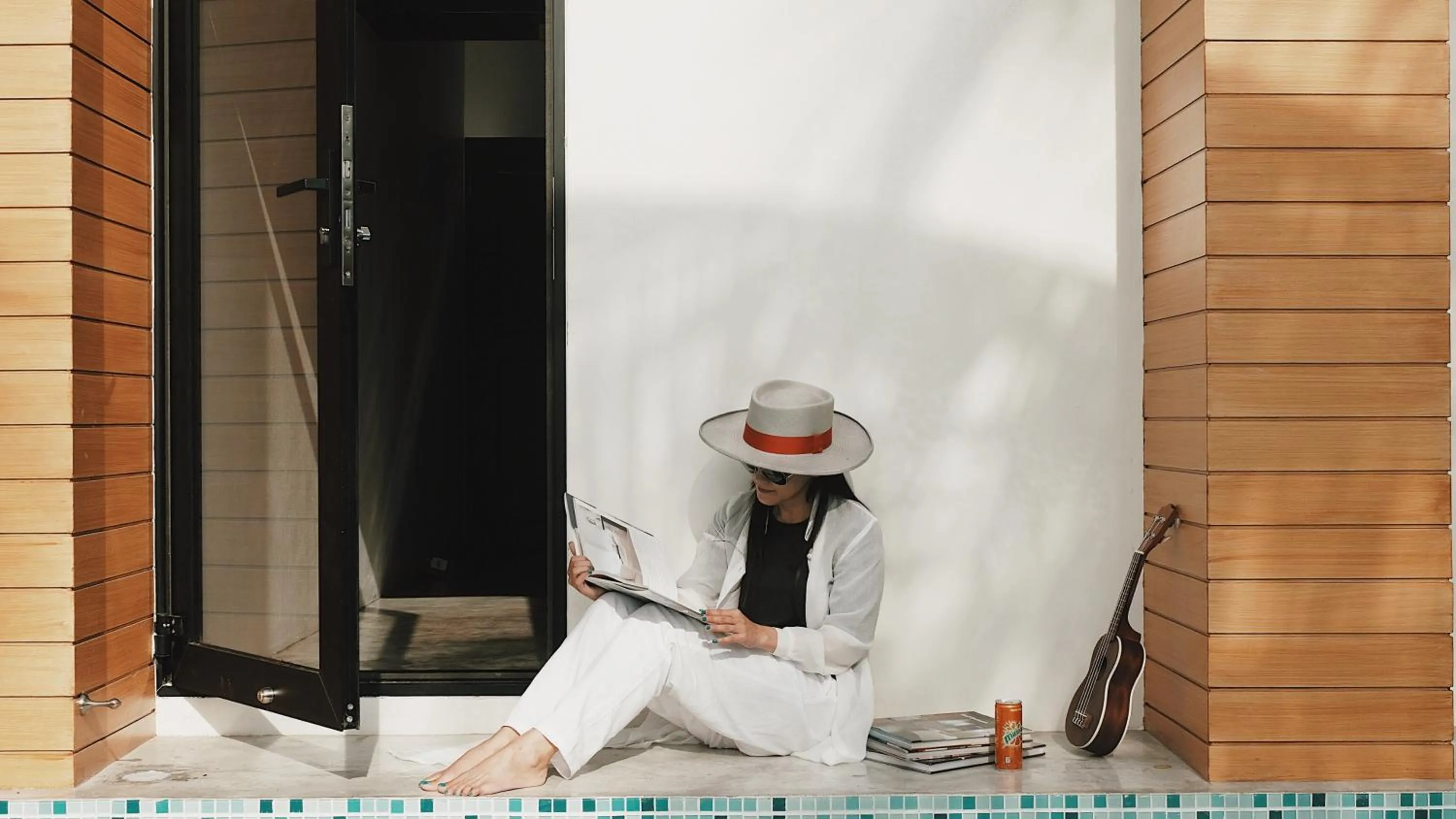 Day in Book a Bed Poshtel - SHA Plus