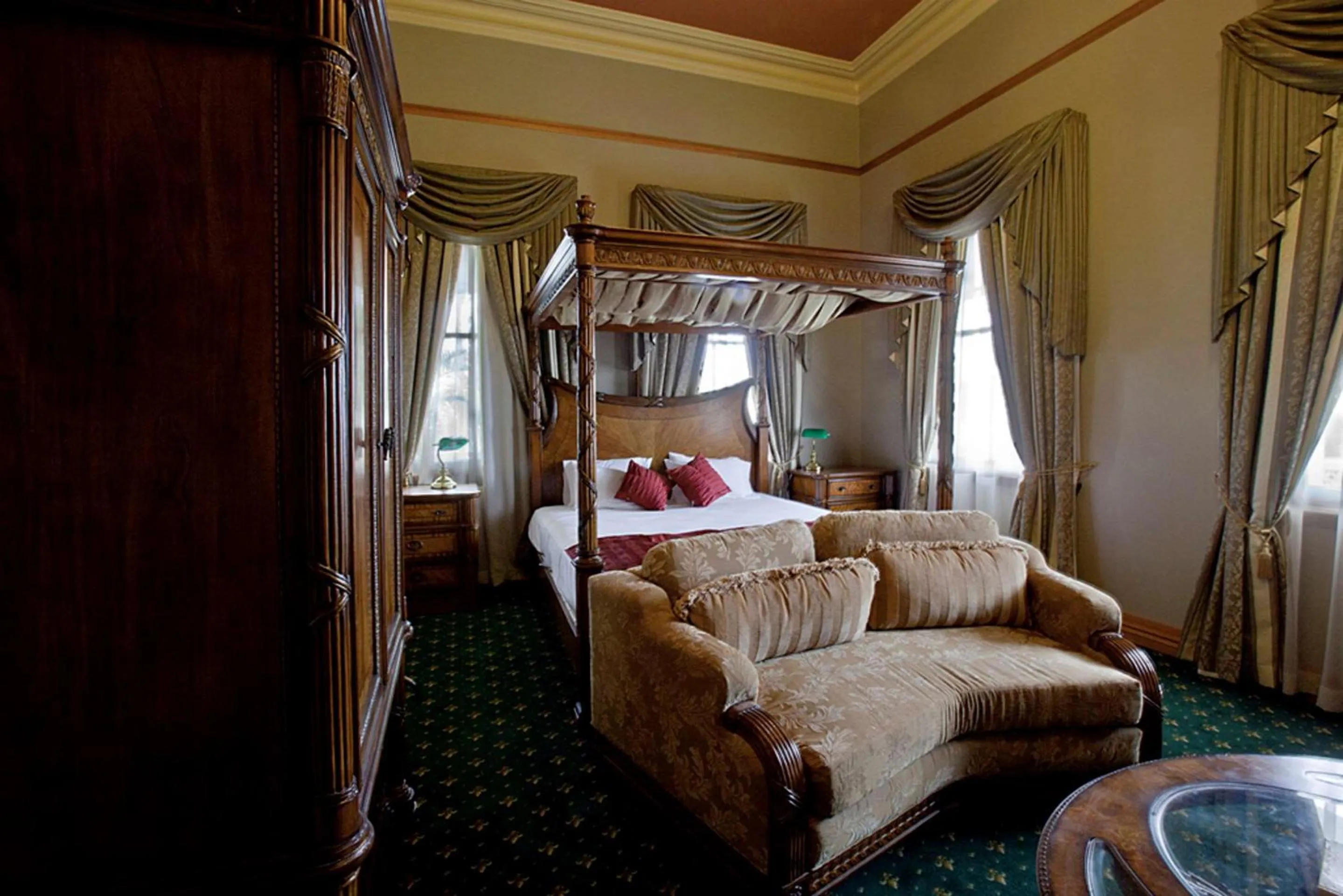 Photo of the whole room, Bed in Denison Boutique Hotel