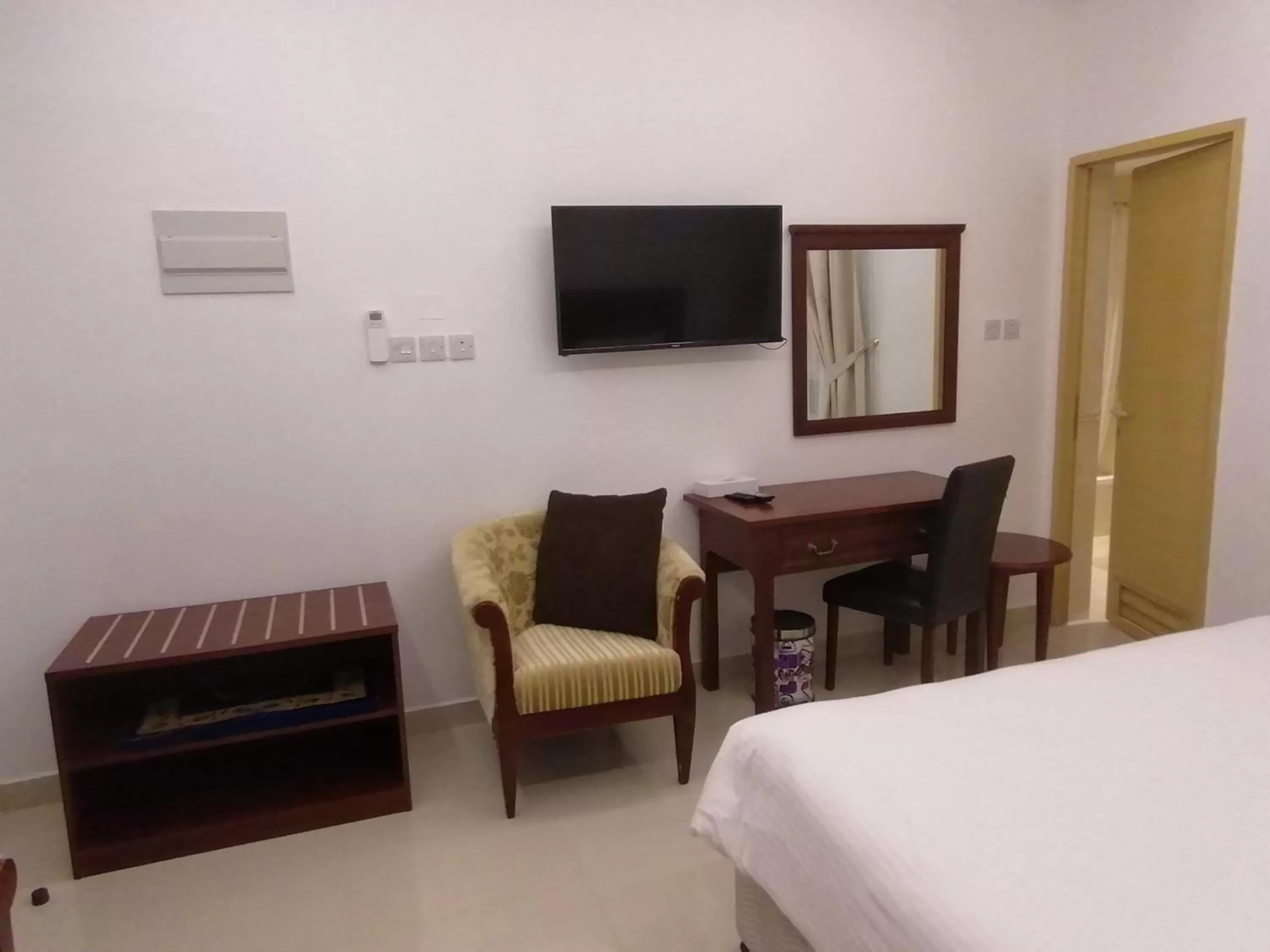 Bedroom, Bed in Nizwa Hotel Apartments