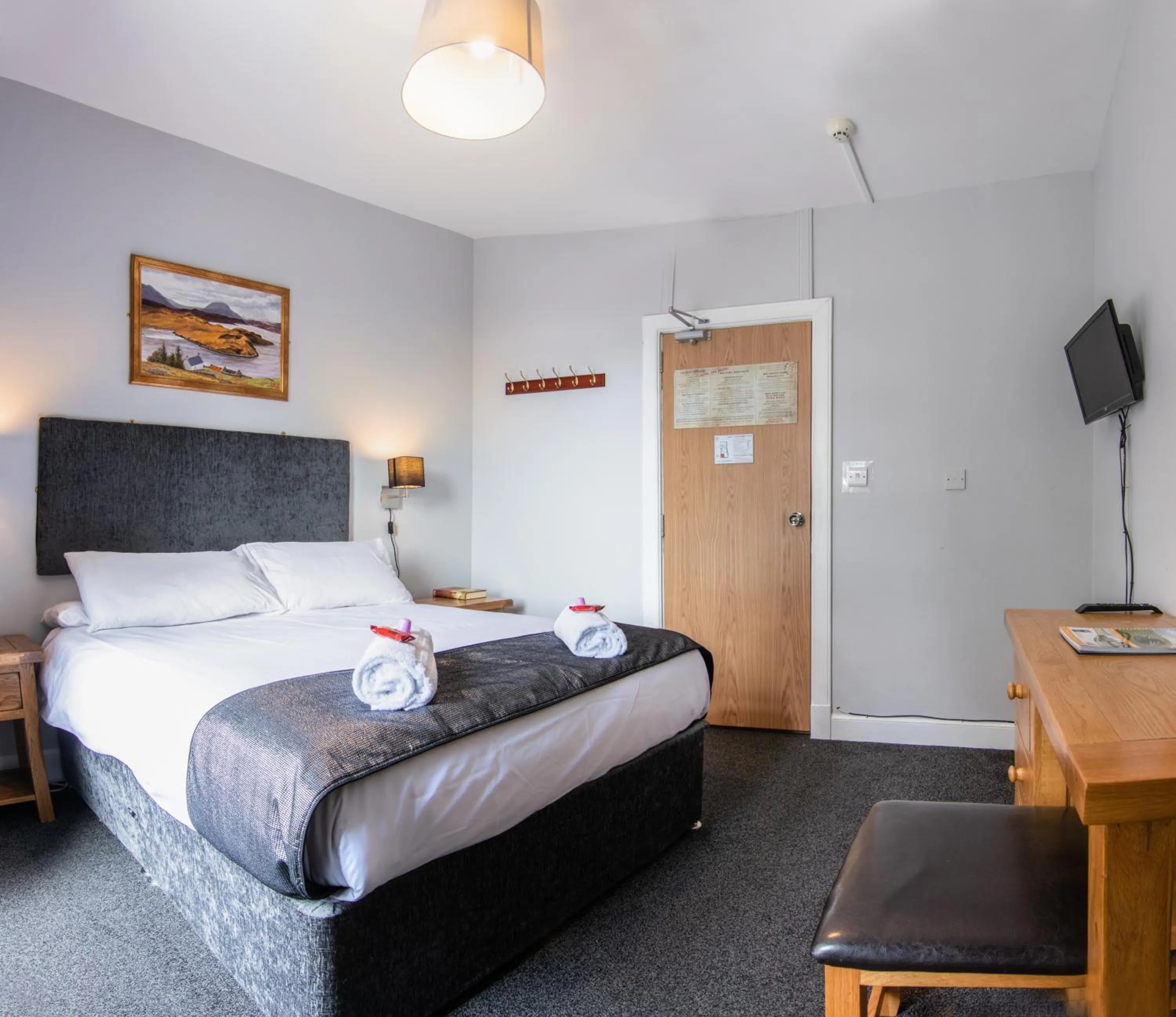 Photo of the whole room, Bed in Bazpackers