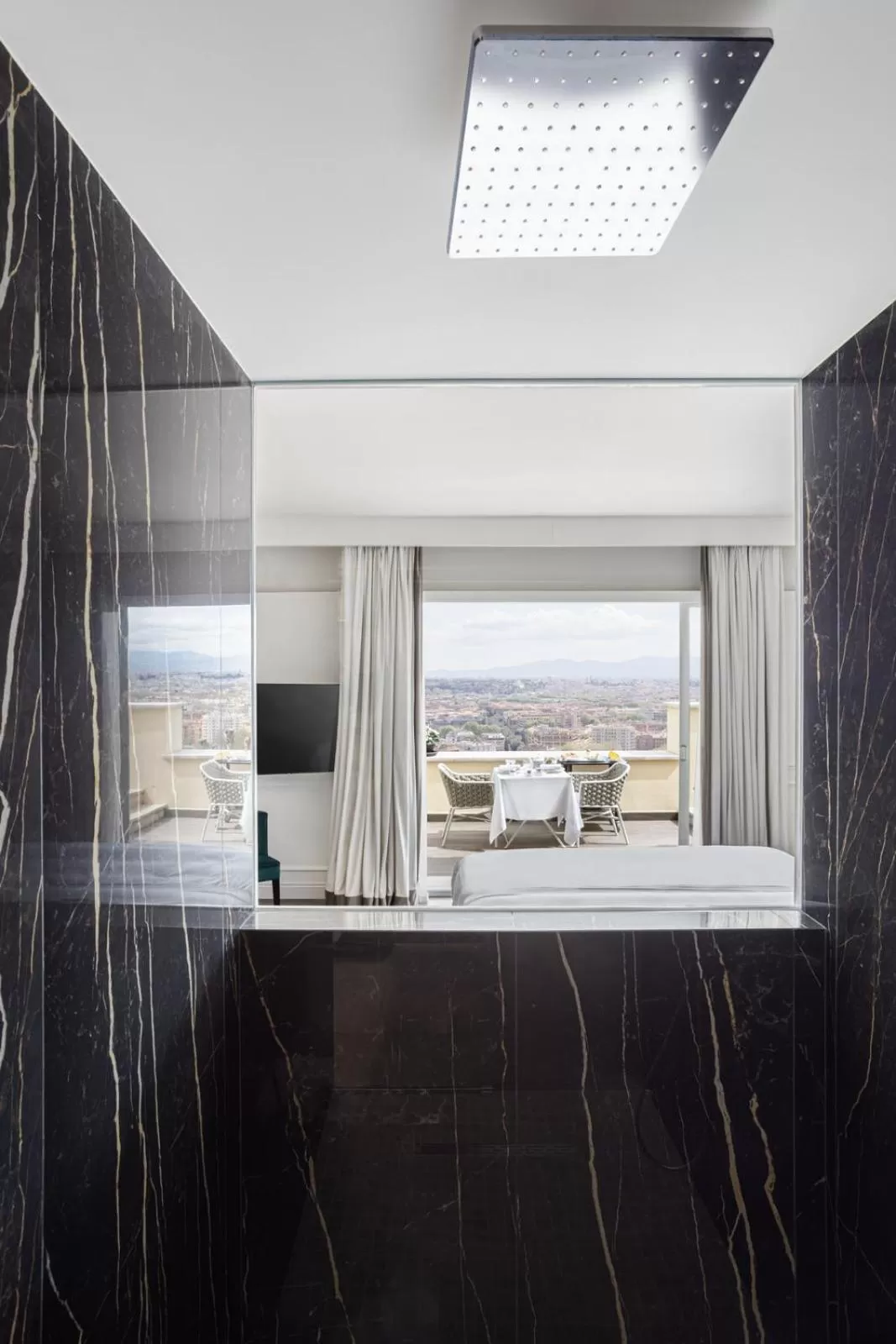 Shower in Monastero dei Santi