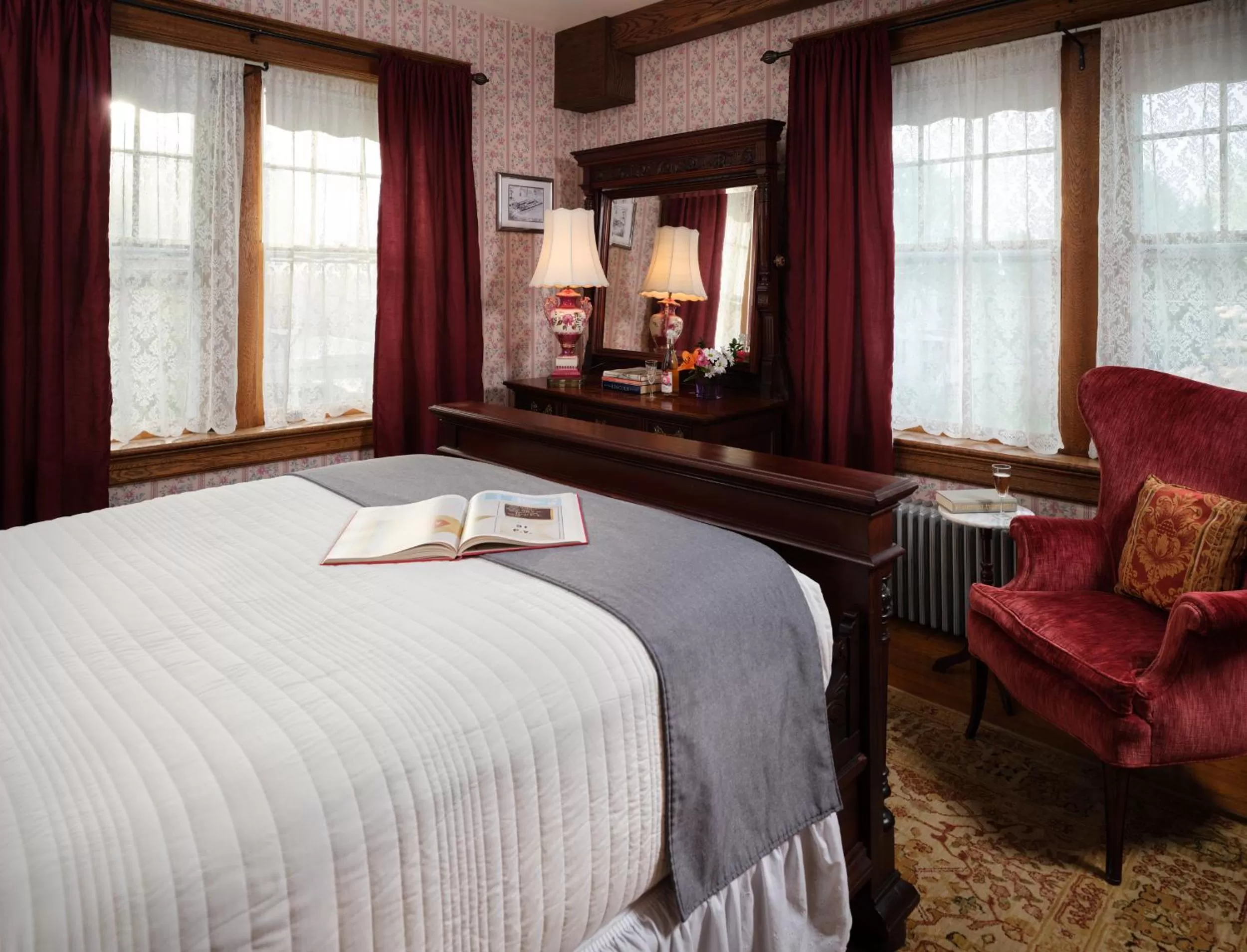 Bedroom, Bed in Keystone Inn Bed and Breakfast