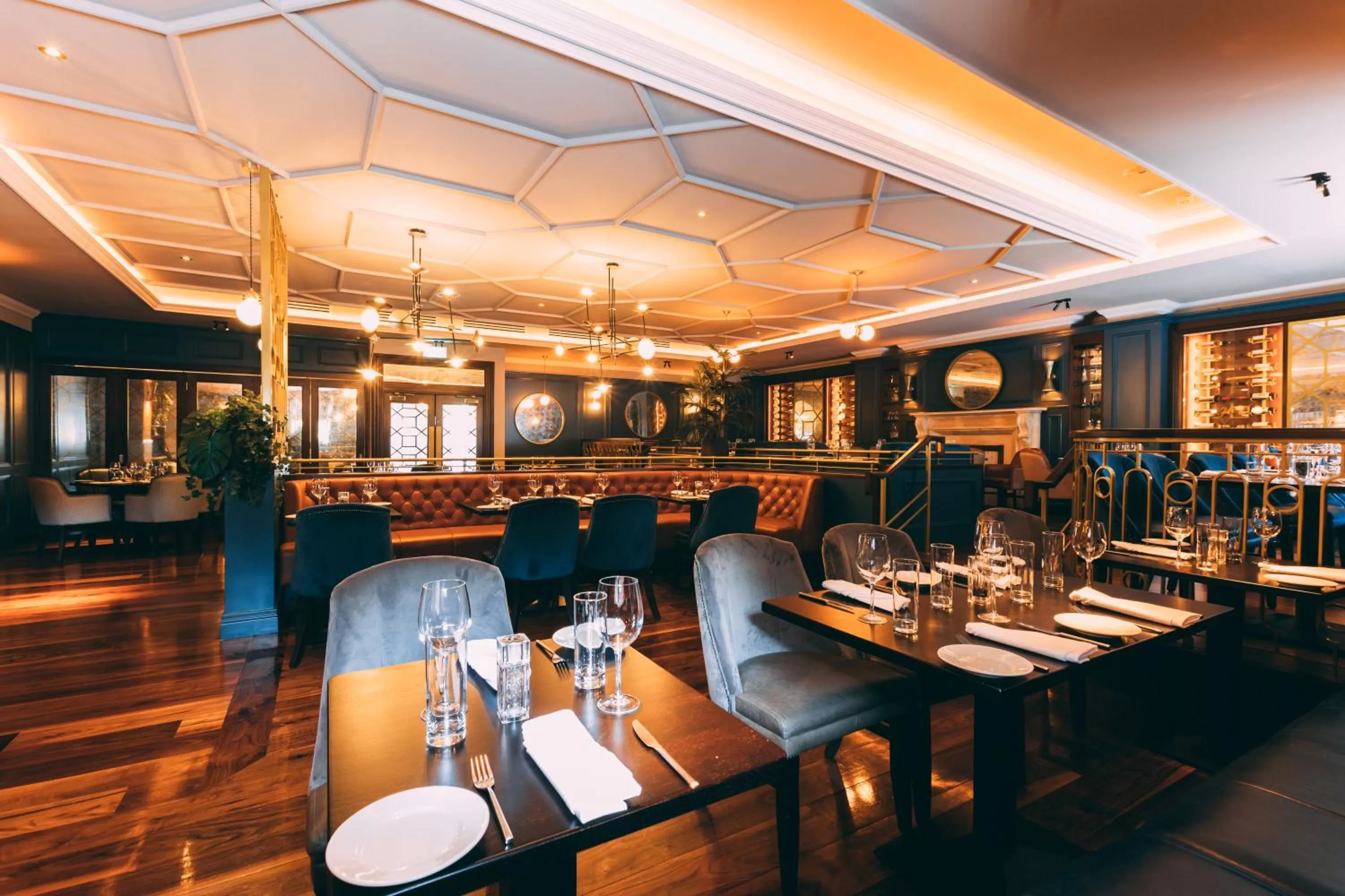 Restaurant/places to eat in The Parkview Hotel